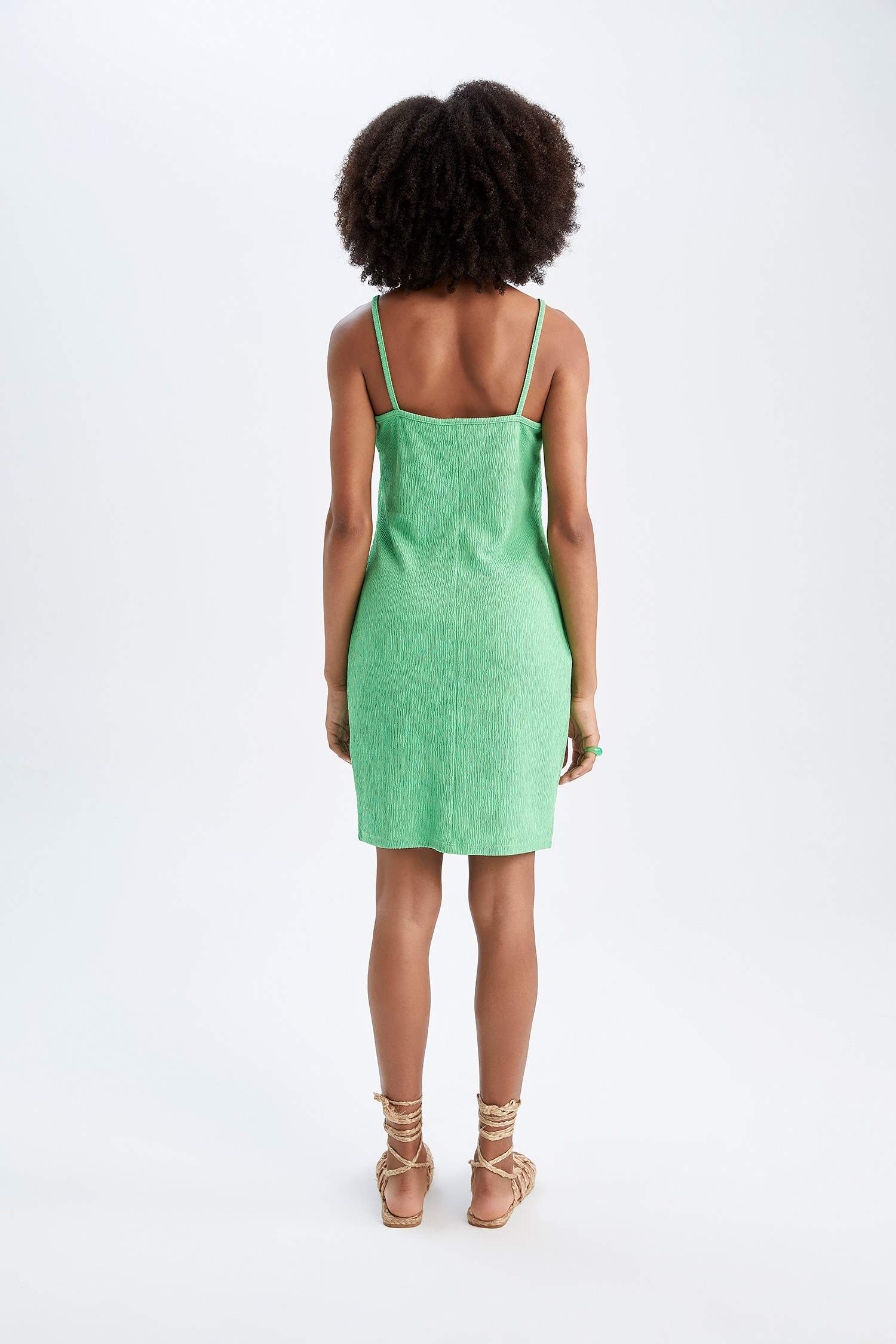 فستان محبوك ميدي بحمالات