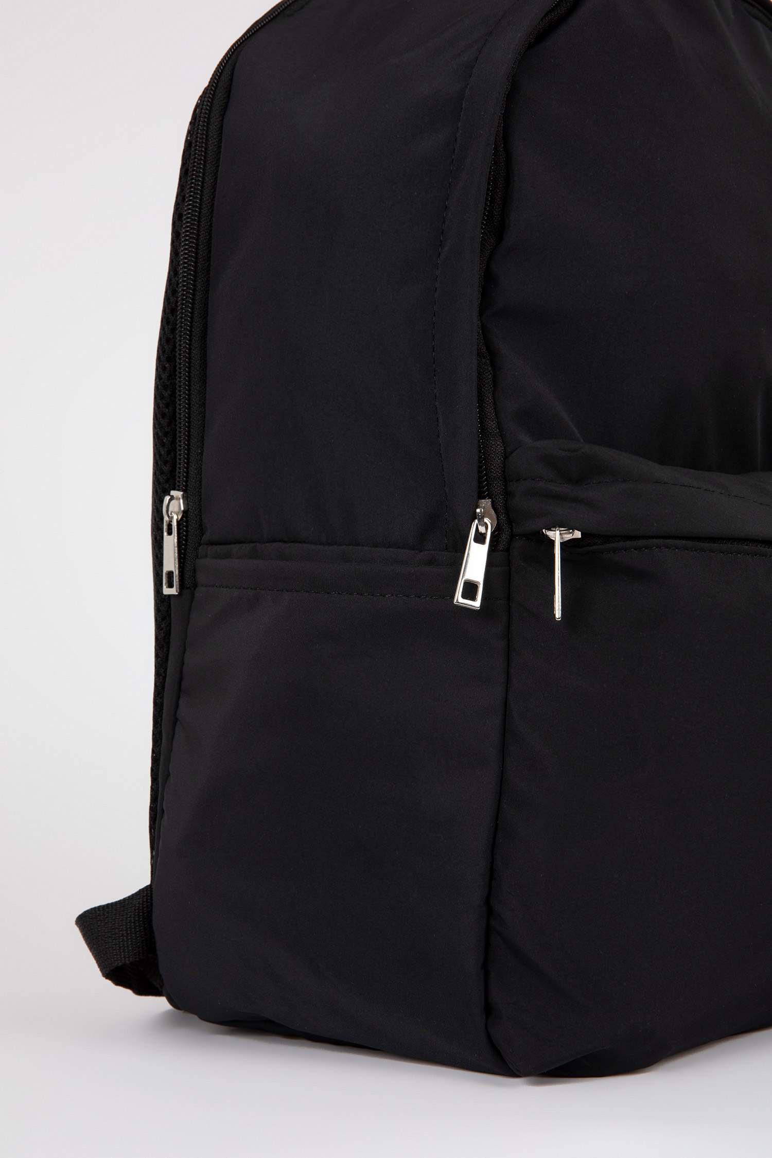 Black WOMAN Unisex Backpack 2545116 DeFacto