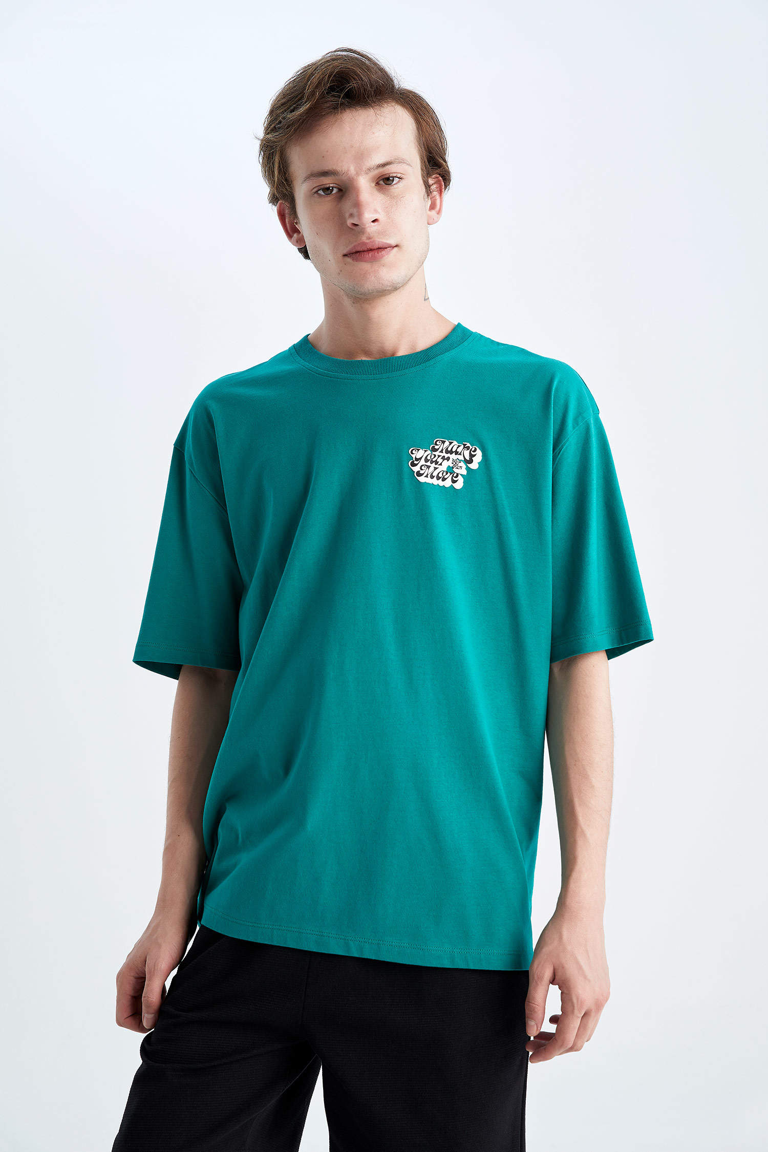 Green MEN Oversize Fit Crew Neck T-Shirt 2659935 | DeFacto