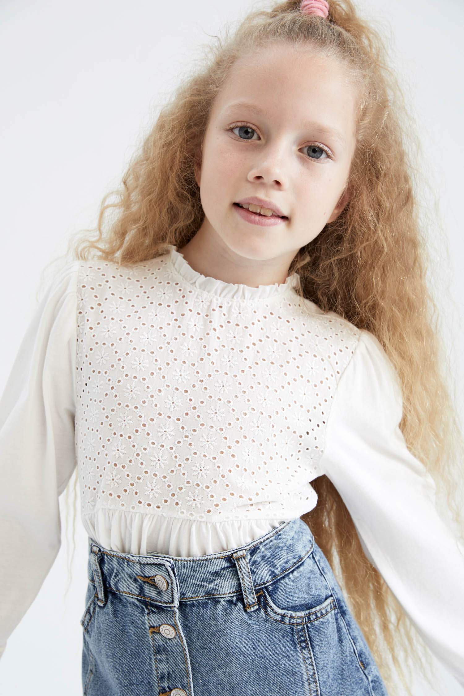 White GIRLS & TEENS Girl Regular Fit Crew Neck Long Sleeved T-Shirt ...