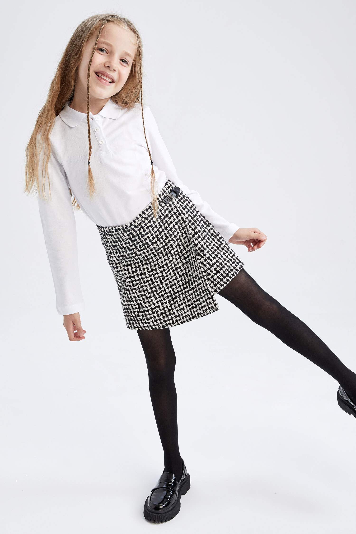 تنورة منسوج