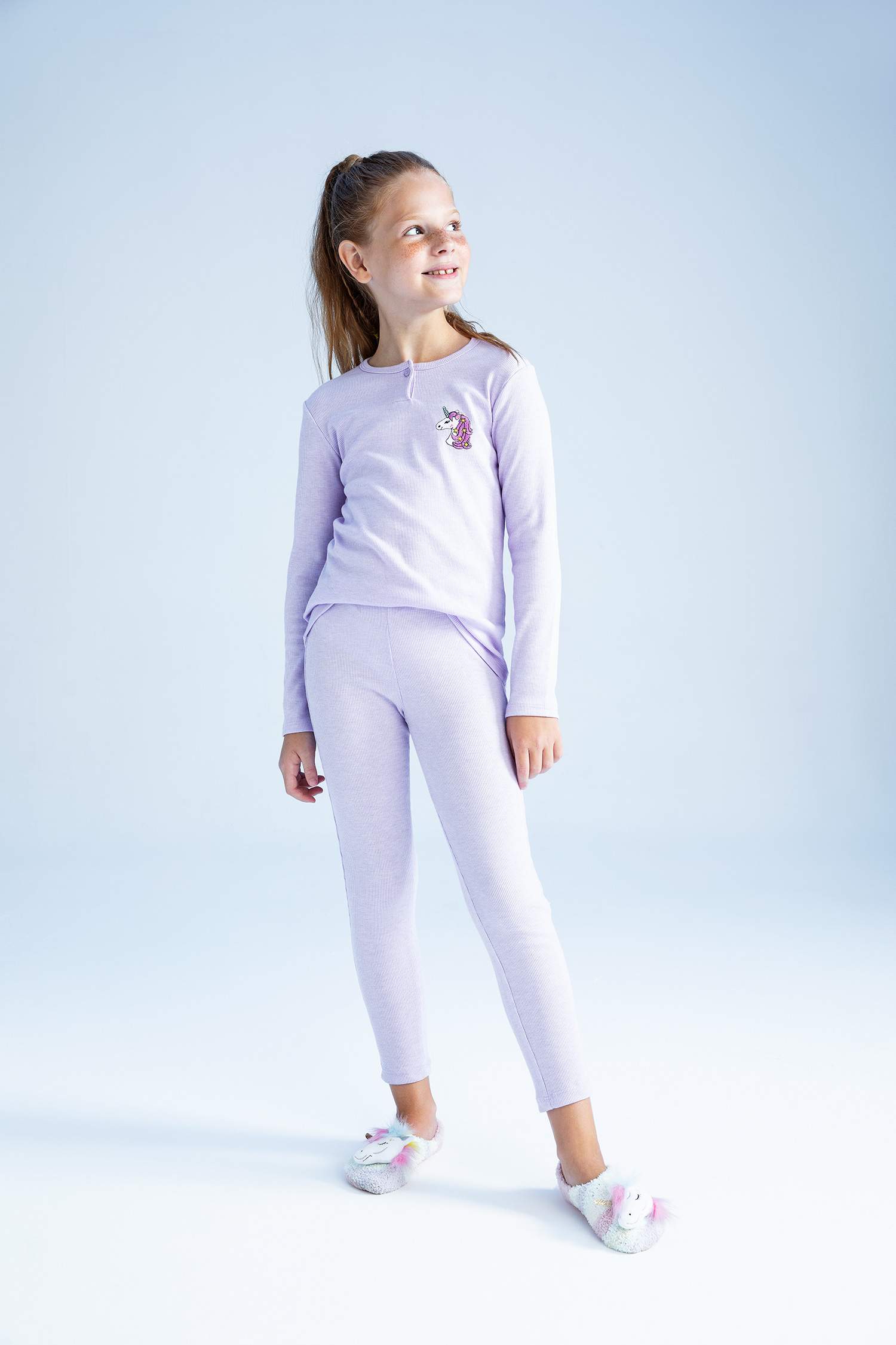 سيت بجامة ريبانا قصة عادية من قطعتين