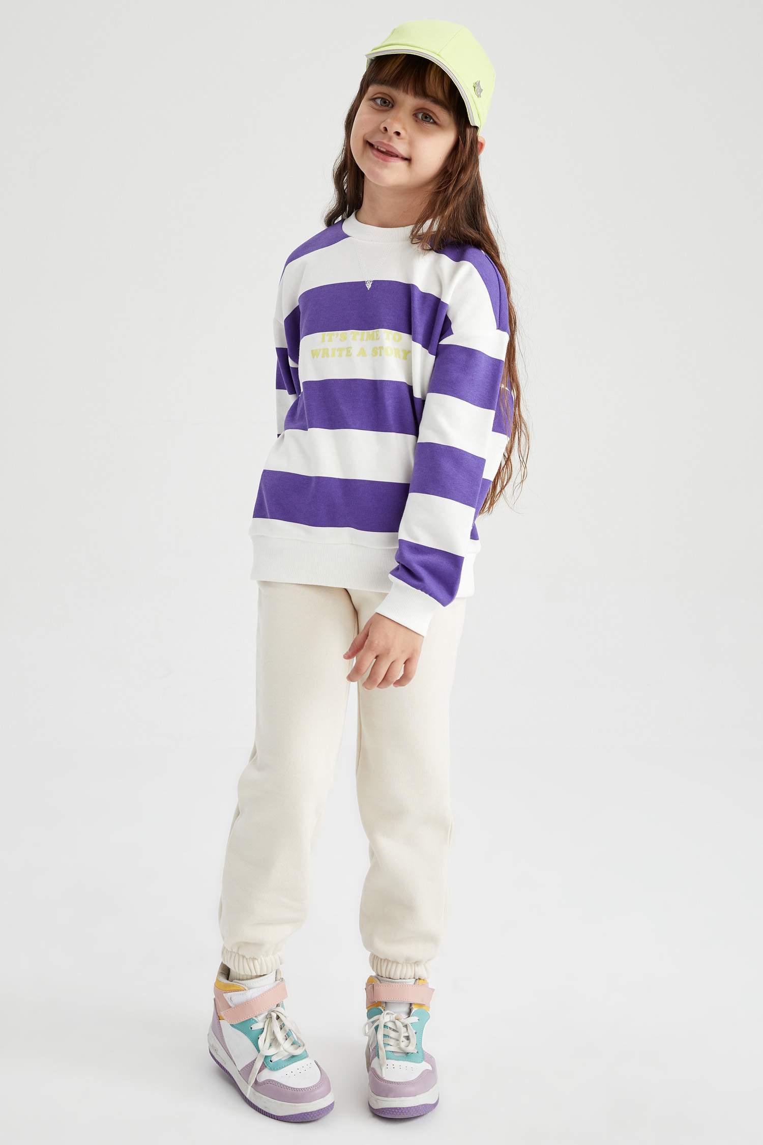 سويت شيرت بناتي قصة مريحة برقبة مستديرة