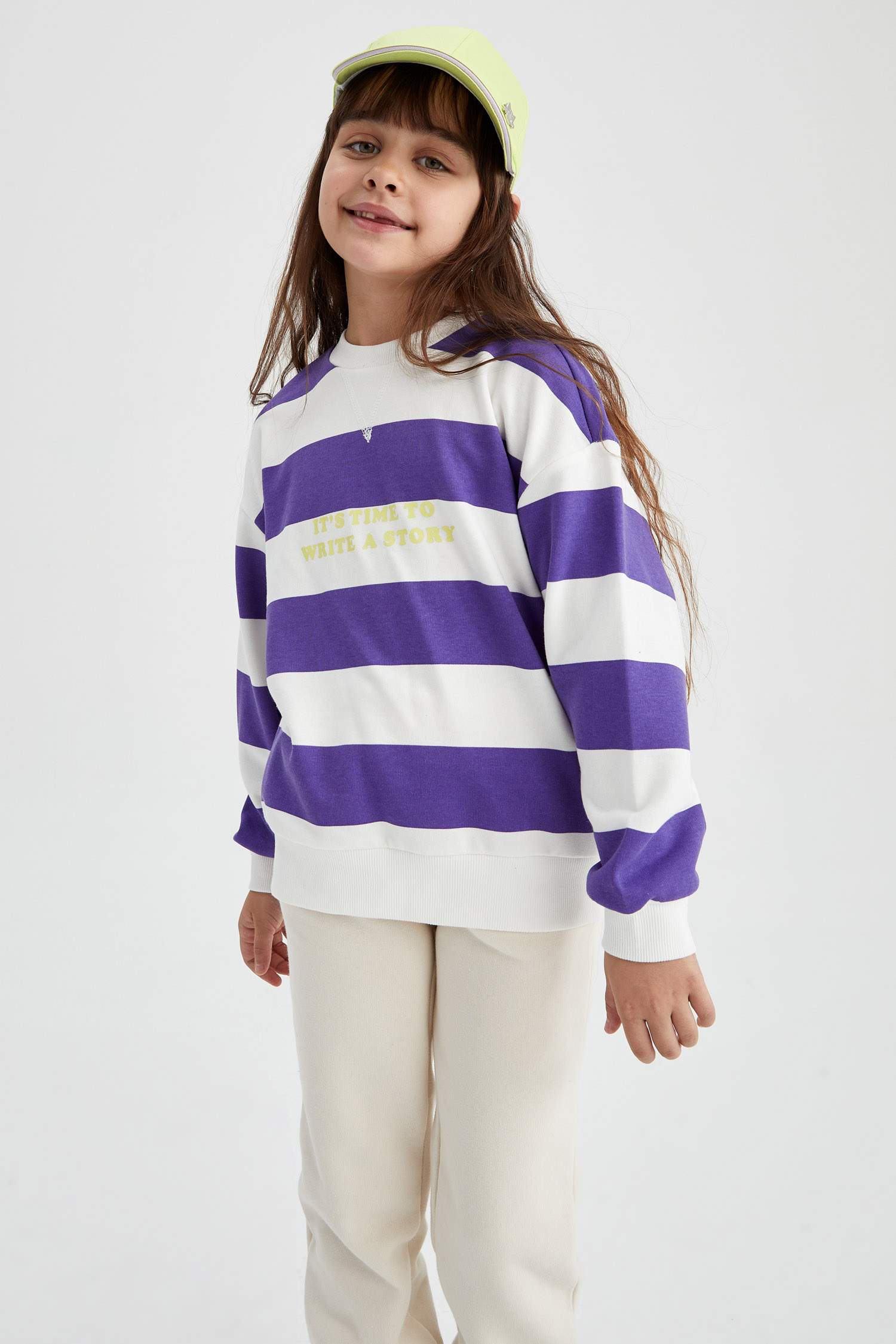 سويت شيرت بناتي قصة مريحة برقبة مستديرة