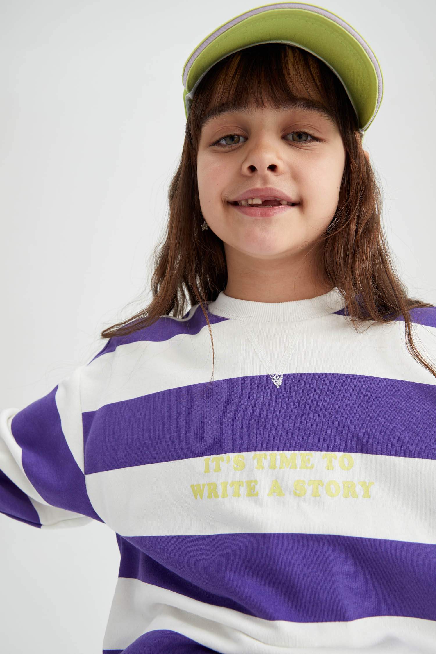 سويت شيرت بناتي قصة مريحة برقبة مستديرة