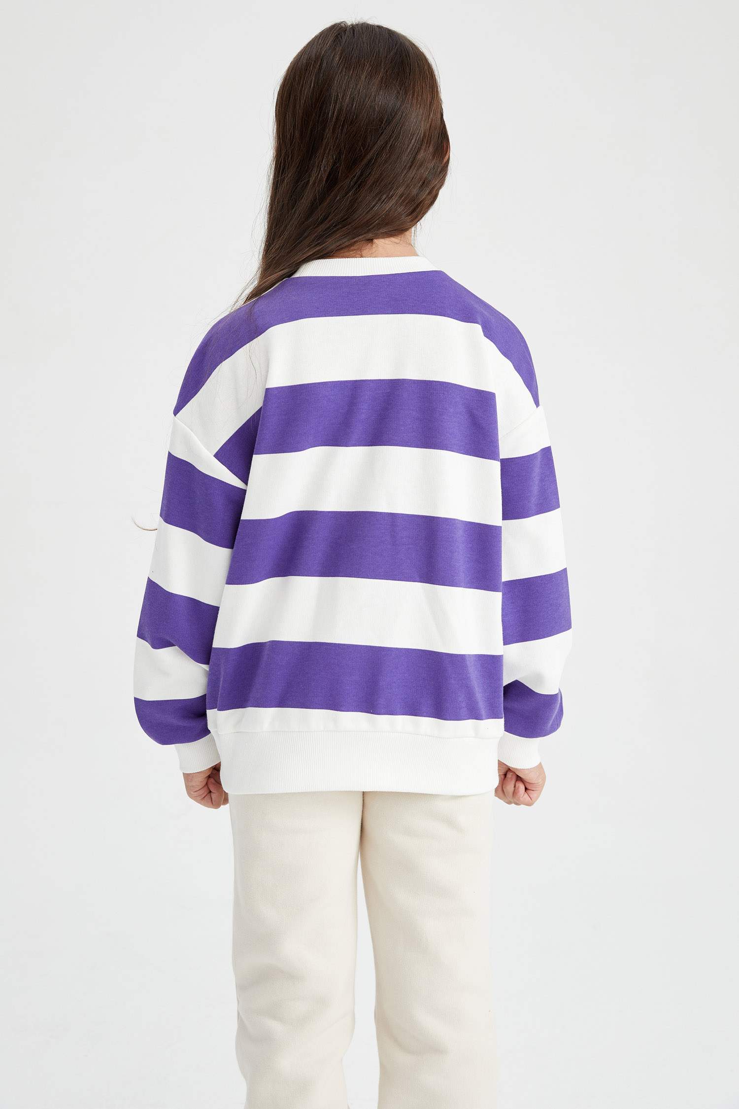 سويت شيرت بناتي قصة مريحة برقبة مستديرة