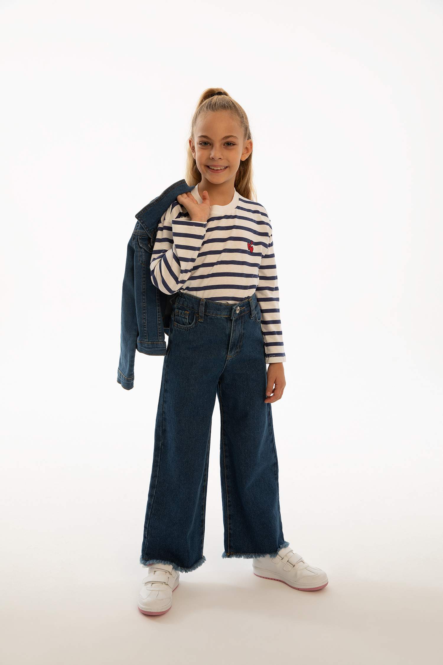 Kız Çocuk Bisiklet Yaka Desenli Uzun Kollu Tişört