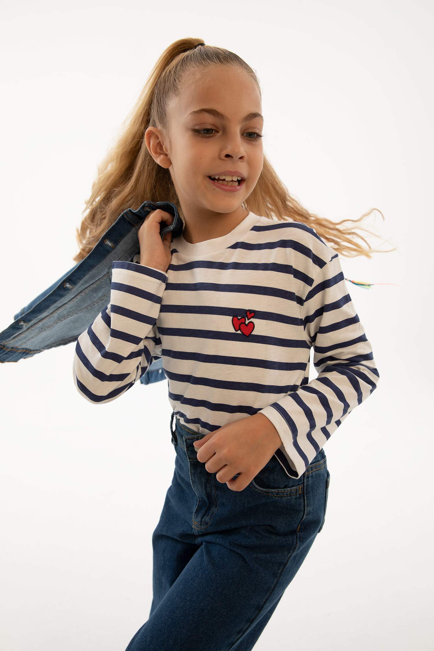 Kız Çocuk Bisiklet Yaka Desenli Uzun Kollu Tişört