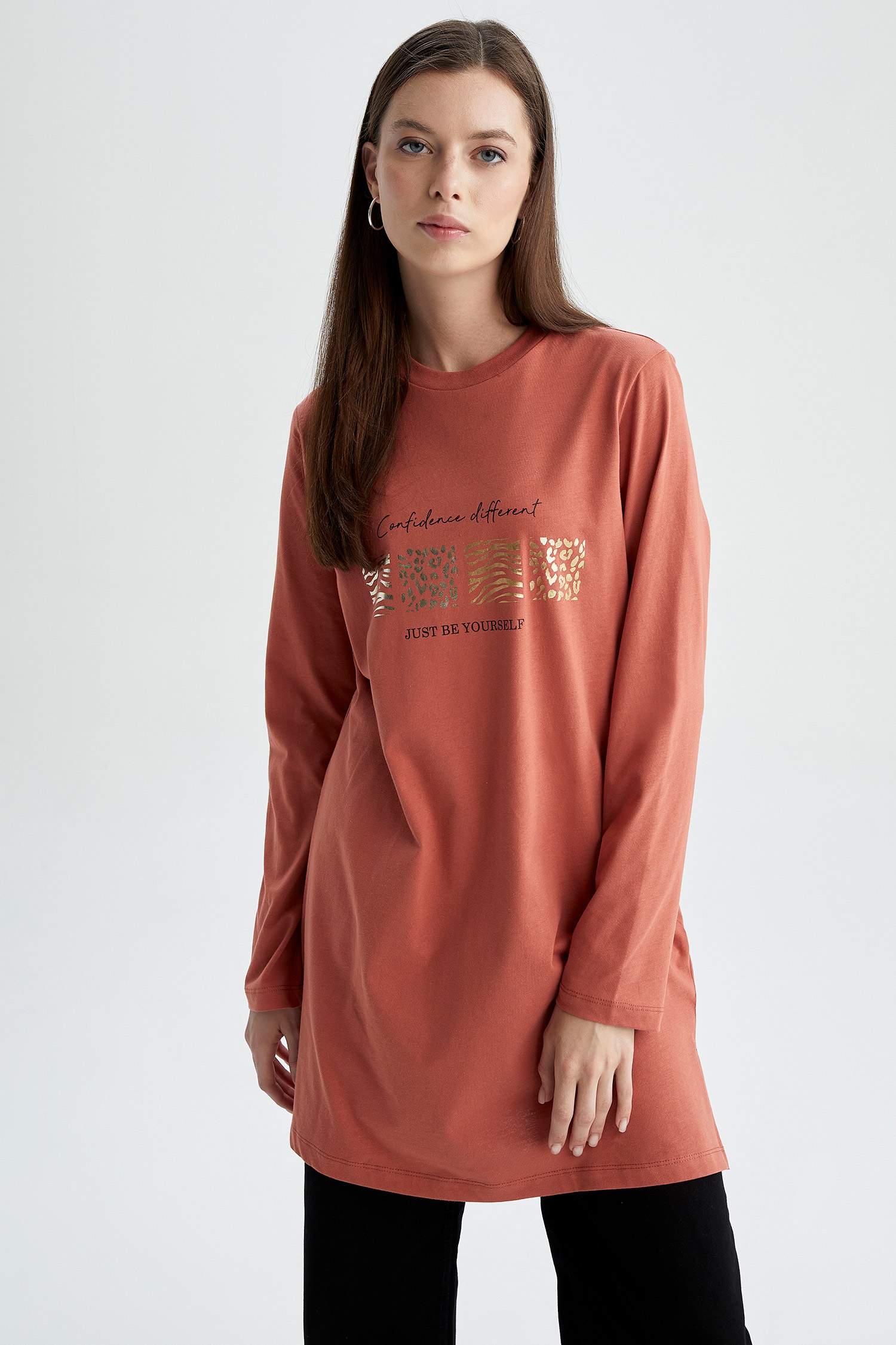 تونيك كم طويل ممشط مطبوع قصة مريحة بياقة مستديرة