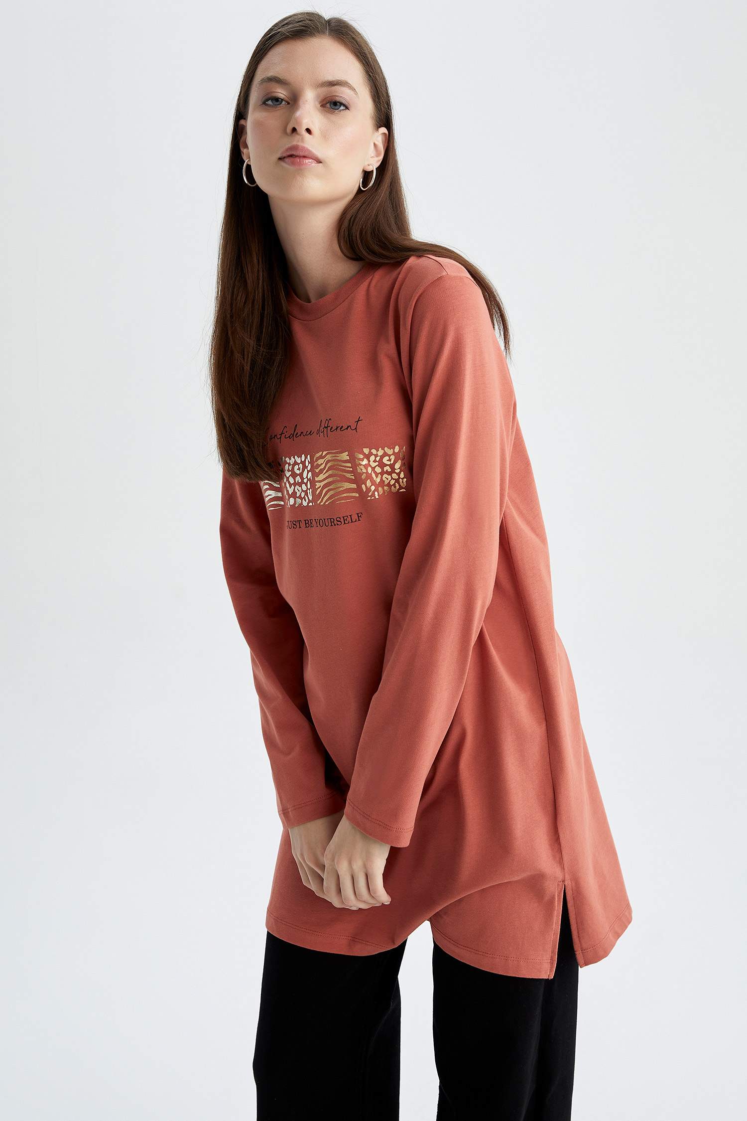 تونيك كم طويل ممشط مطبوع قصة مريحة بياقة مستديرة