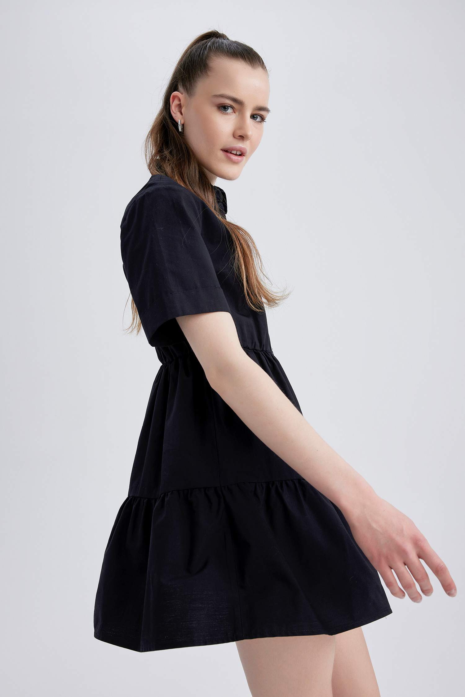 فستان قصير بوبلين برقبة قميص