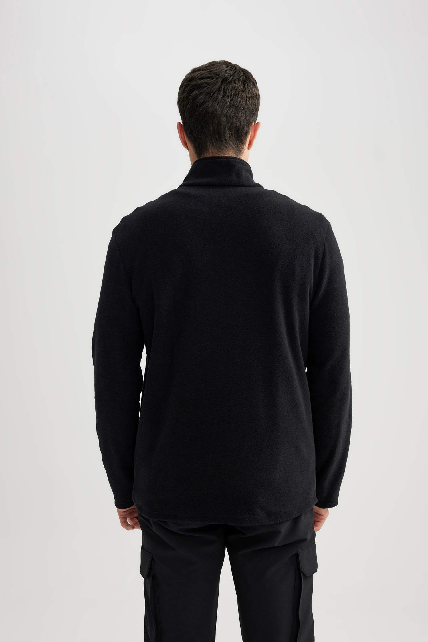 Siyah Tüylenme Yapmayan Soğuk Geçirmez Regular Fit Dik Yaka Fermuarlı Polar Sweatshirt