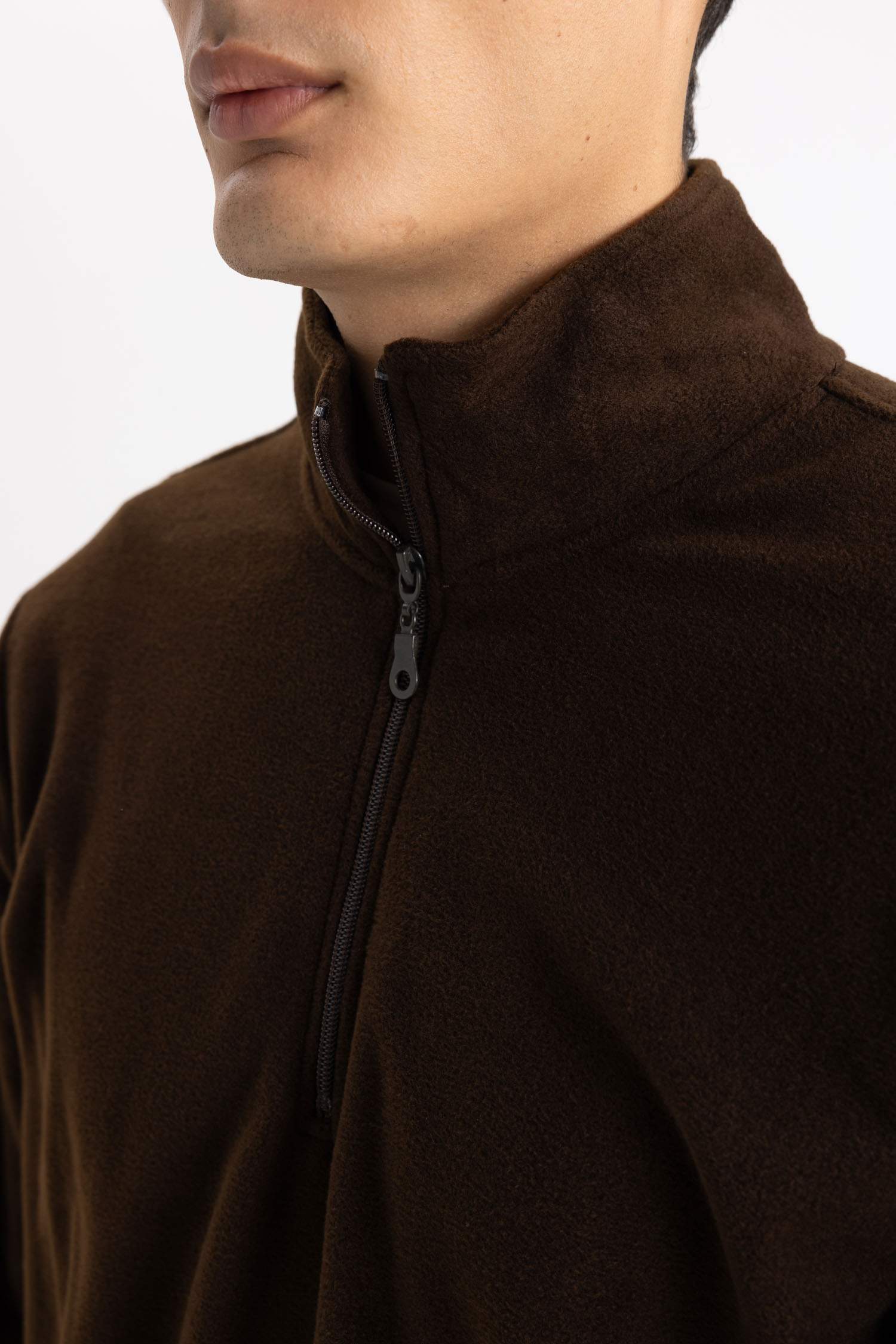 سويت شيرت قصة عادية بياقة عالية