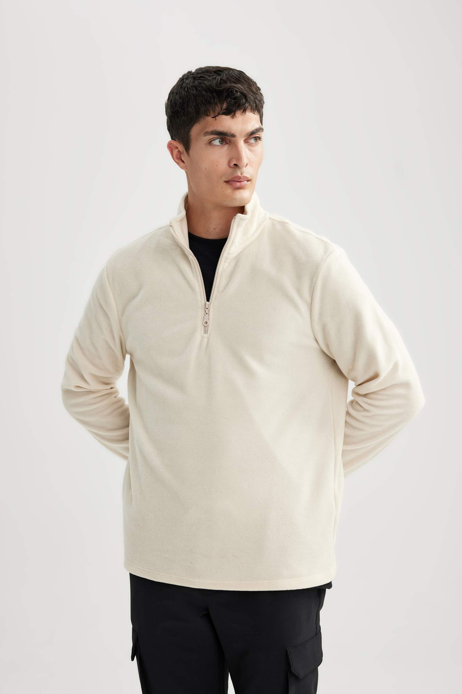 Ekru Tüylenme Yapmayan Soğuk Geçirmez  Regular Fit Dik Yaka Fermuarlı Polar Sweatshirt