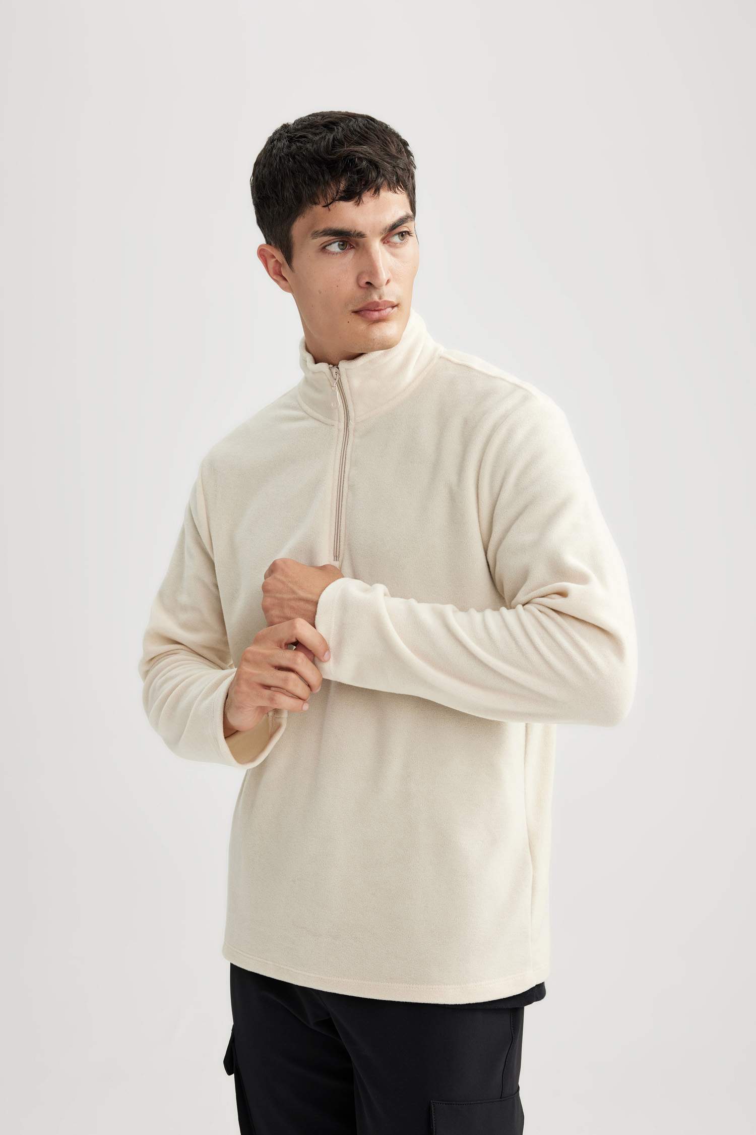 Ekru Tüylenme Yapmayan Soğuk Geçirmez  Regular Fit Dik Yaka Fermuarlı Polar Sweatshirt