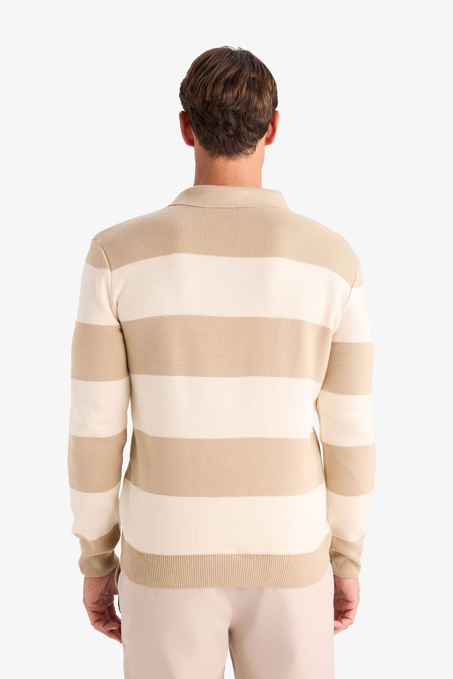 Pull tricot rayé à col polo et coupe standard