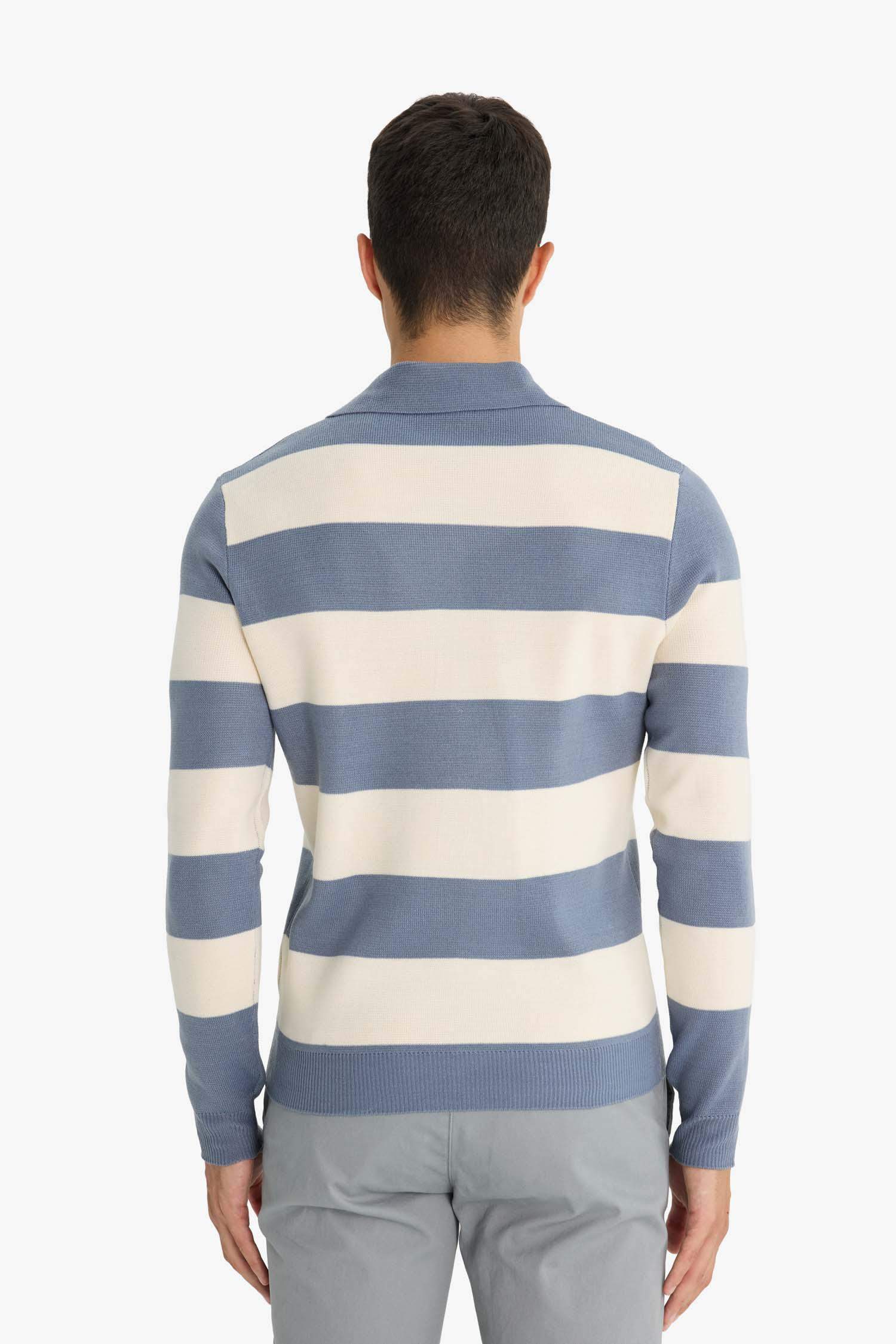 بلوفر تريكو ملون قصة عادية بياقة بولو