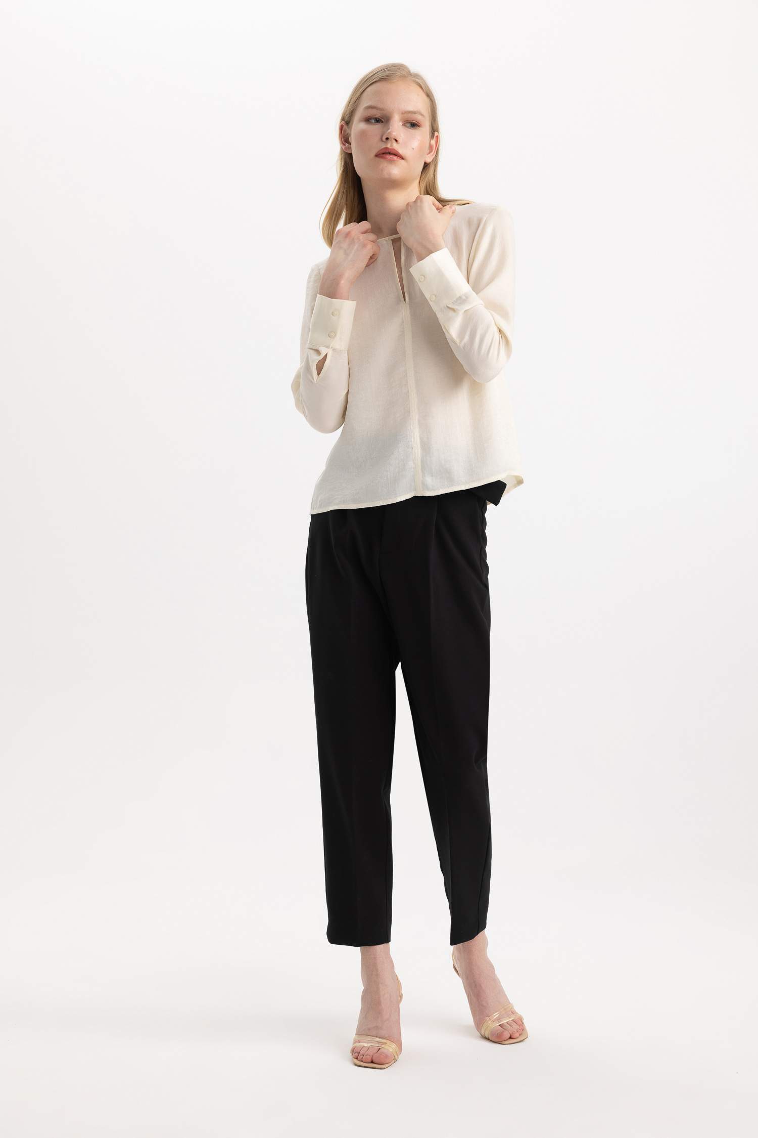 Slim Fit High Waist Pocketed Textured Trousers