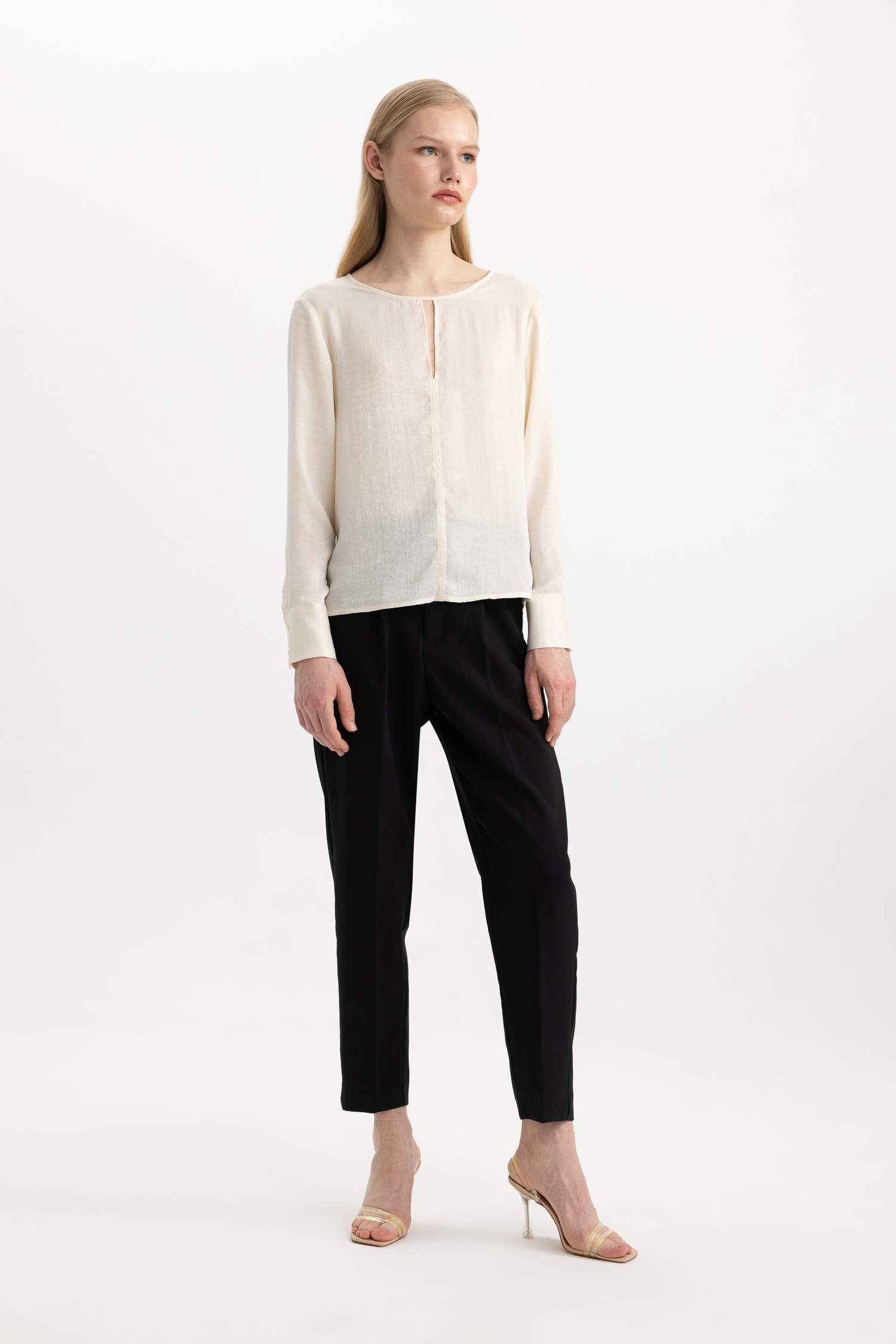 Slim Fit High Waist Pocketed Textured Trousers