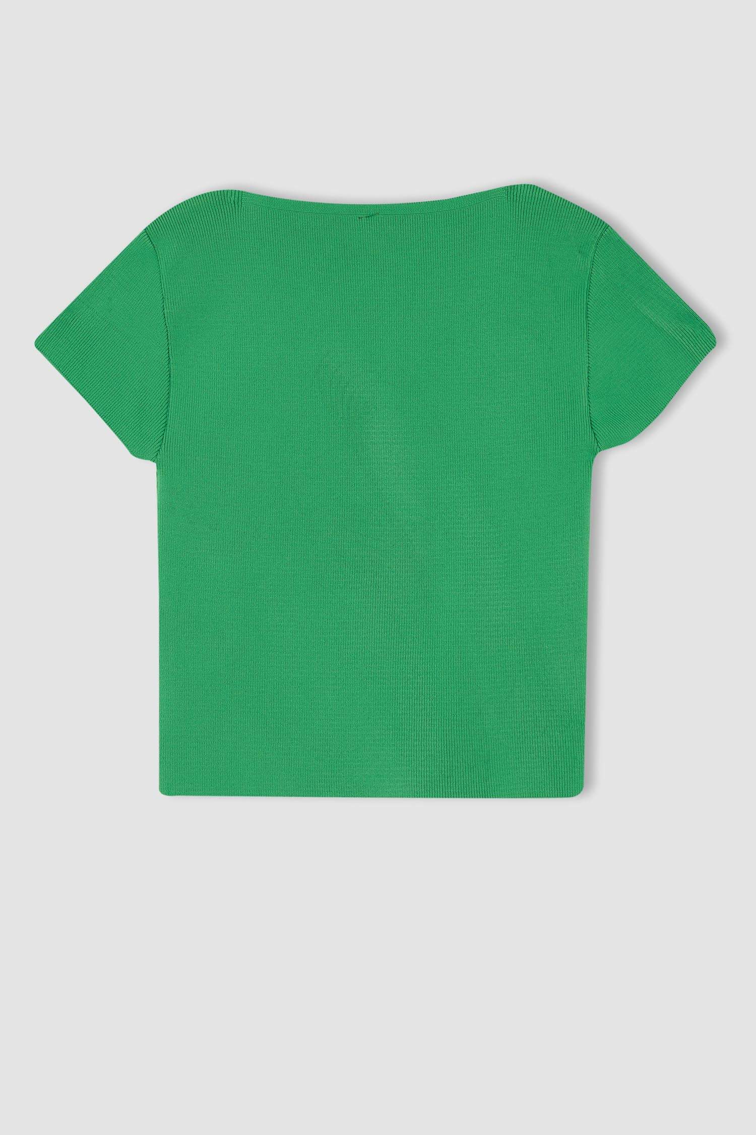 بلوز صوف نص ردن بياخة مستديرة