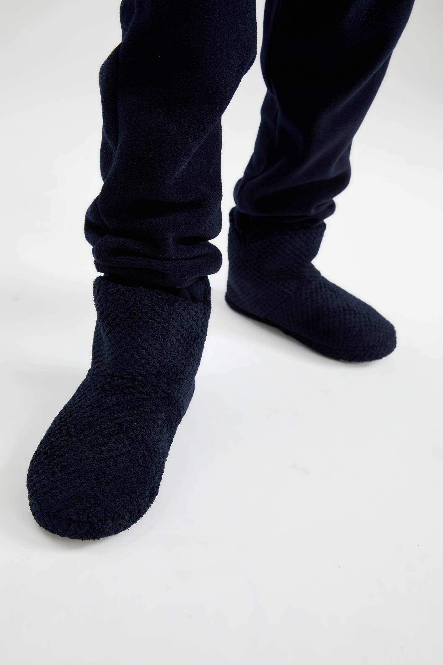 Erkek Çocuk Pelüş Düz Taban Ev Botu