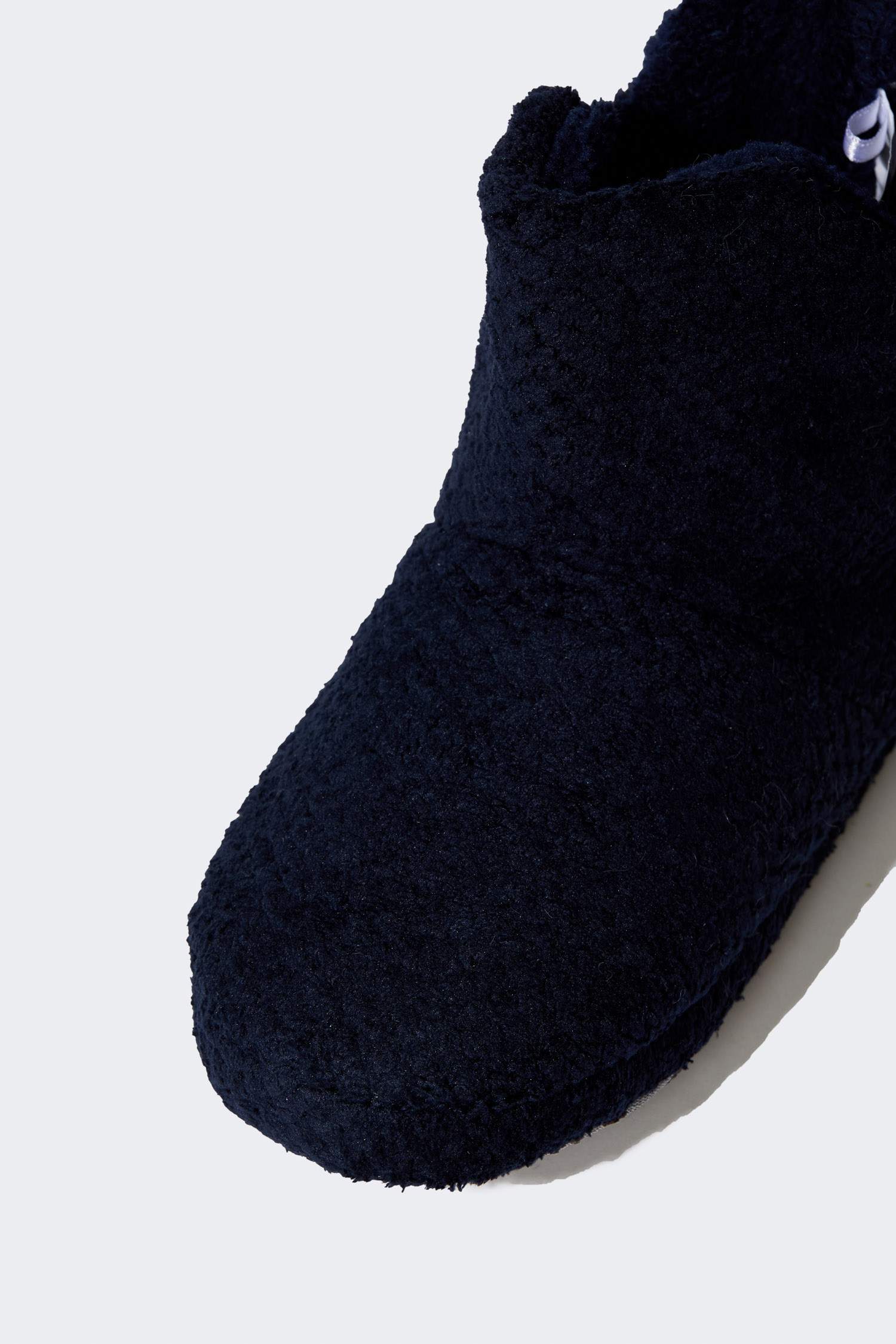 Erkek Çocuk Pelüş Düz Taban Ev Botu