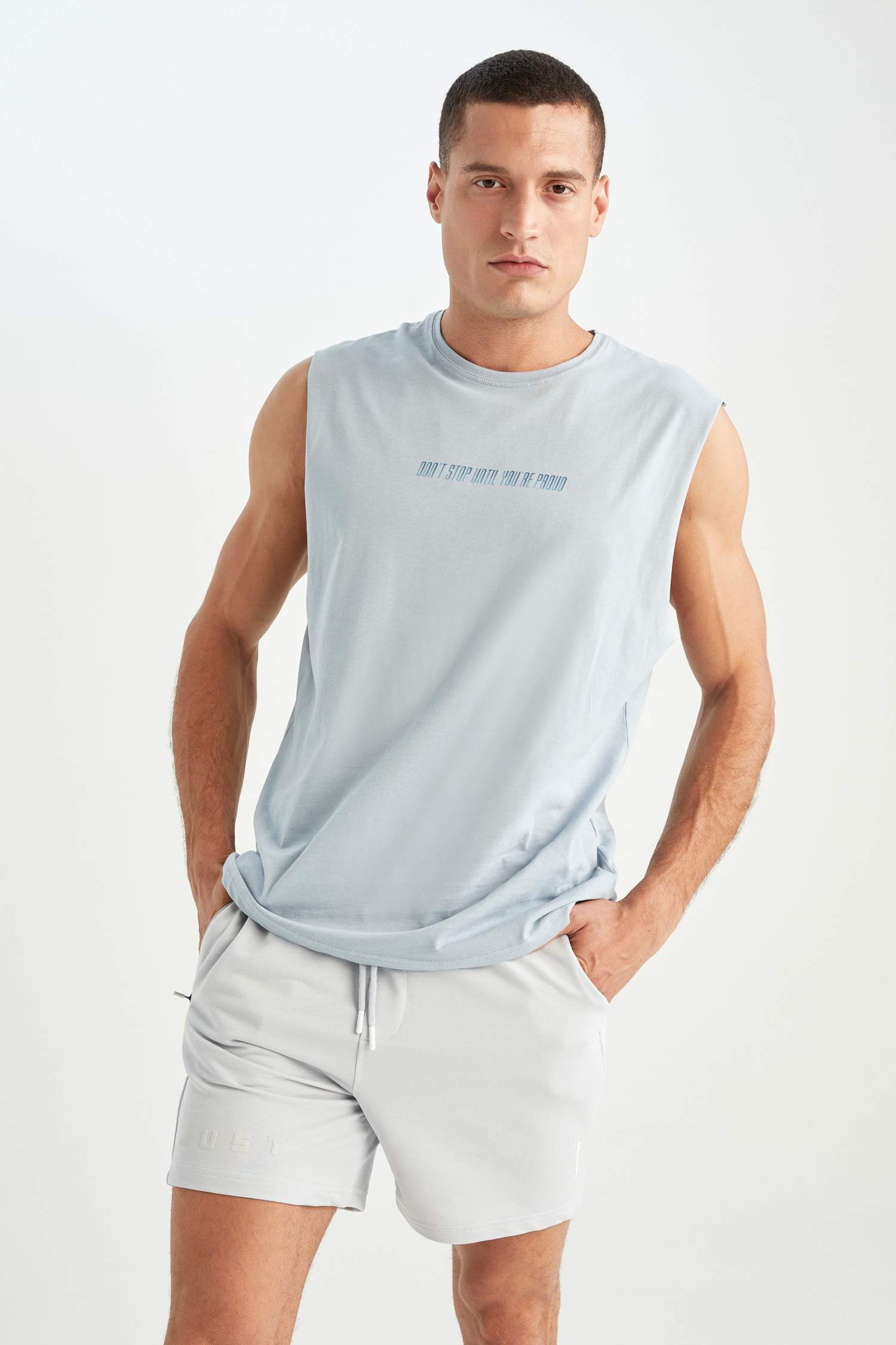 Ерлерге бокс фит дөңгелек жаға Ішкөйлек