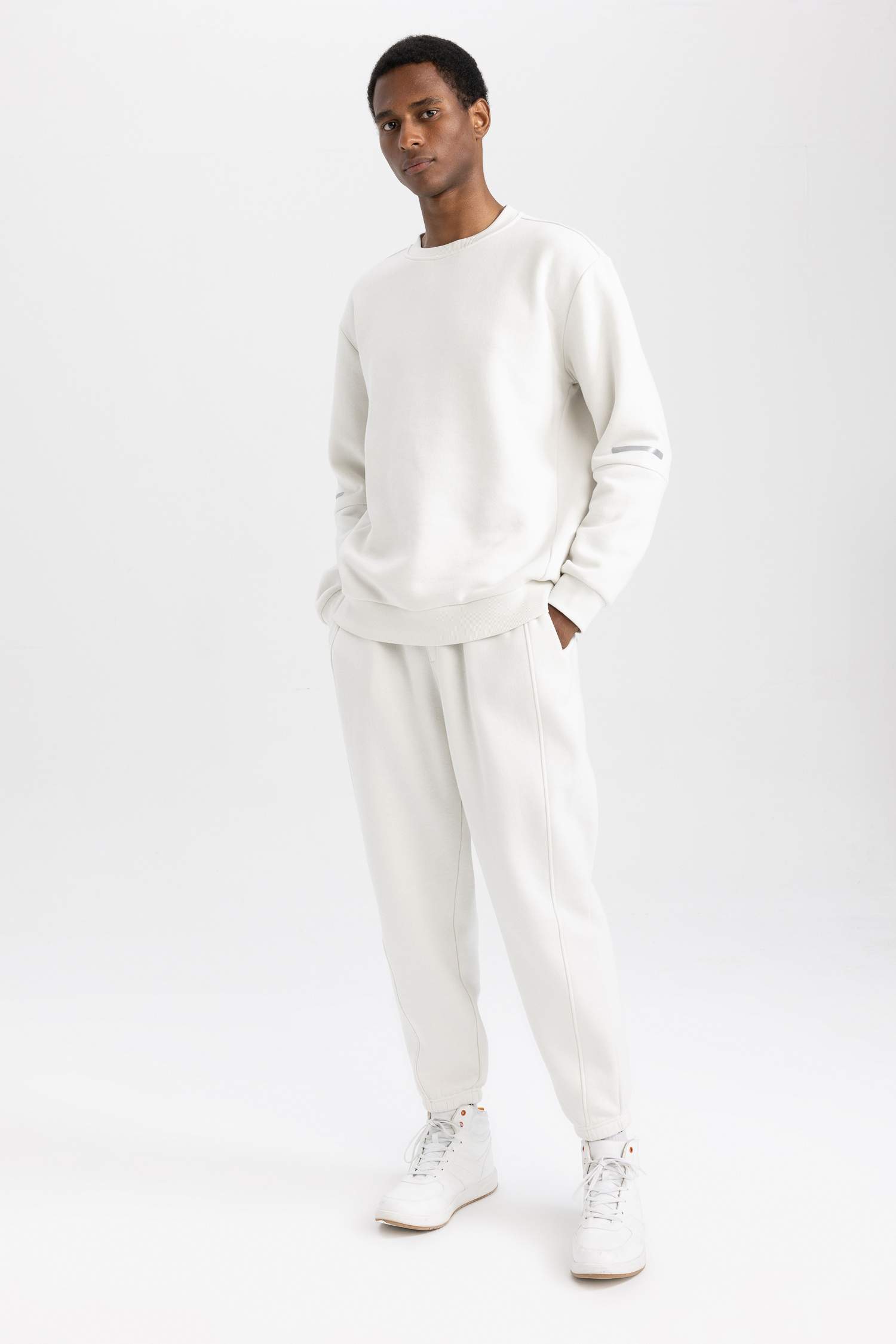 стандарт пішім дөңгелек жаға Свитер