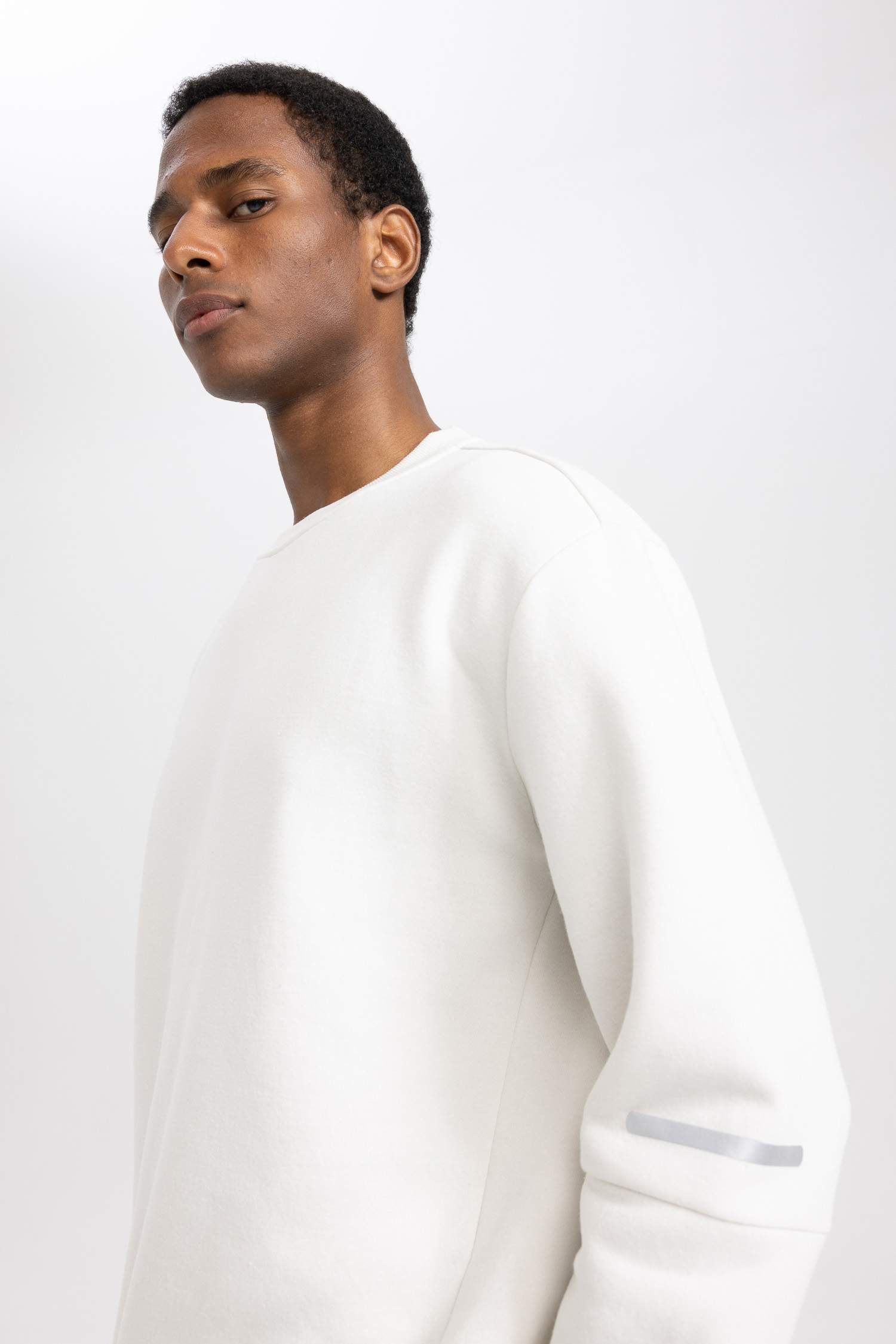 стандарт пішім дөңгелек жаға Свитер