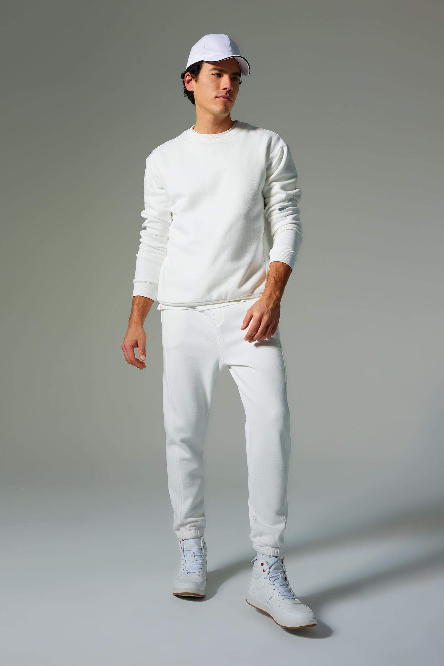 Defacto Fit Standard Fit Crew Neck Sweatshirt