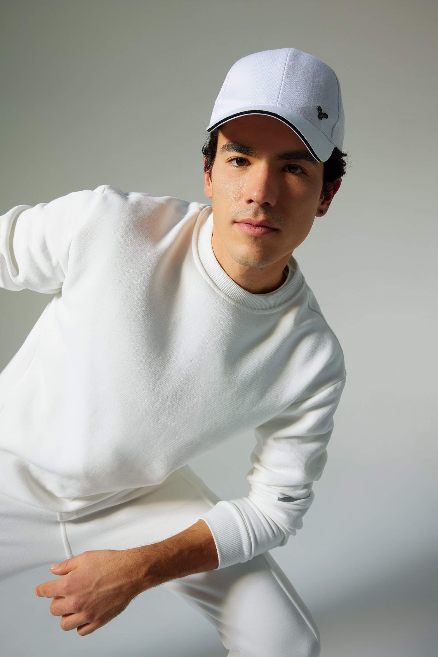 Defacto Fit Standard Fit Crew Neck Sweatshirt