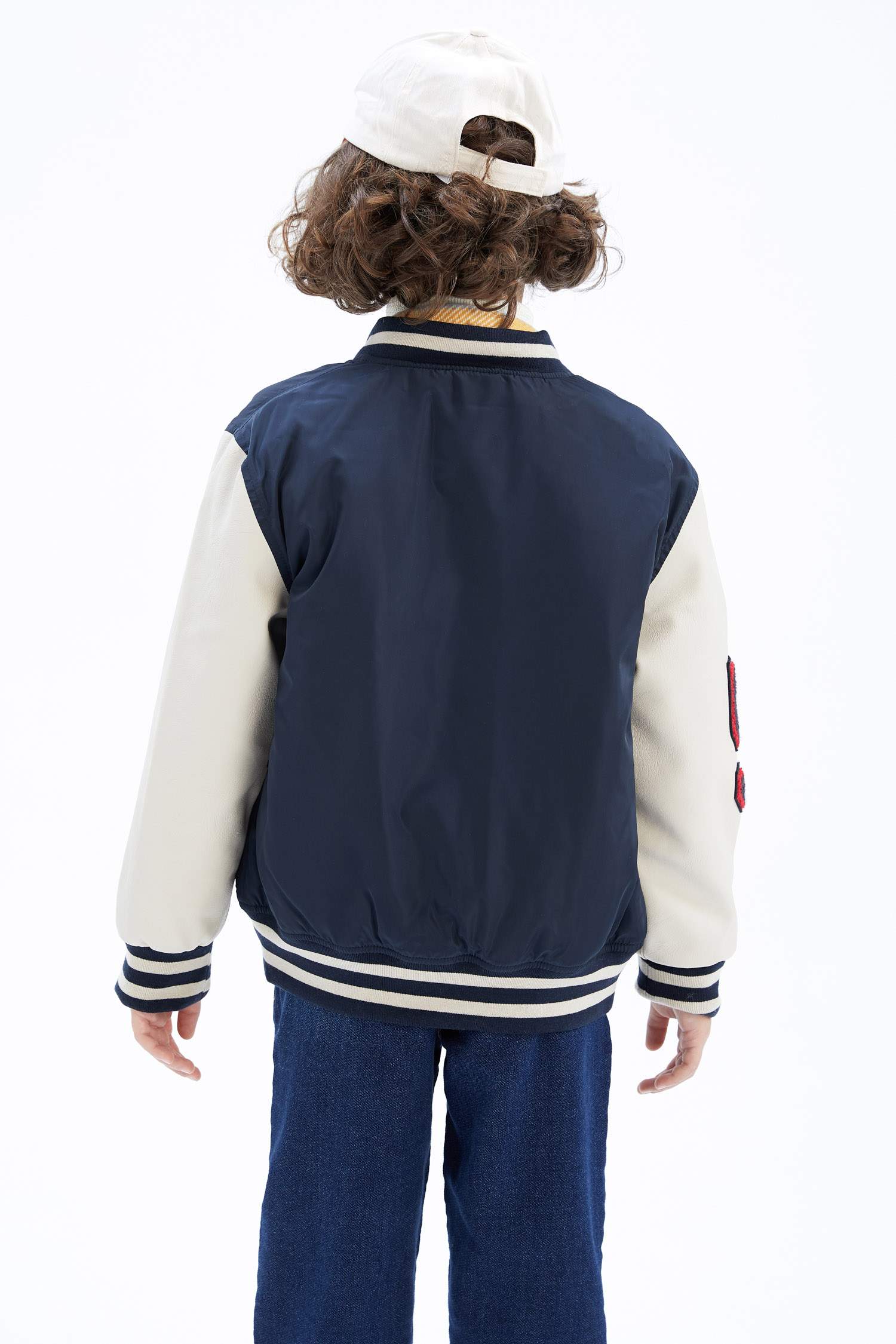 Ұлдарға бомбер Пальто