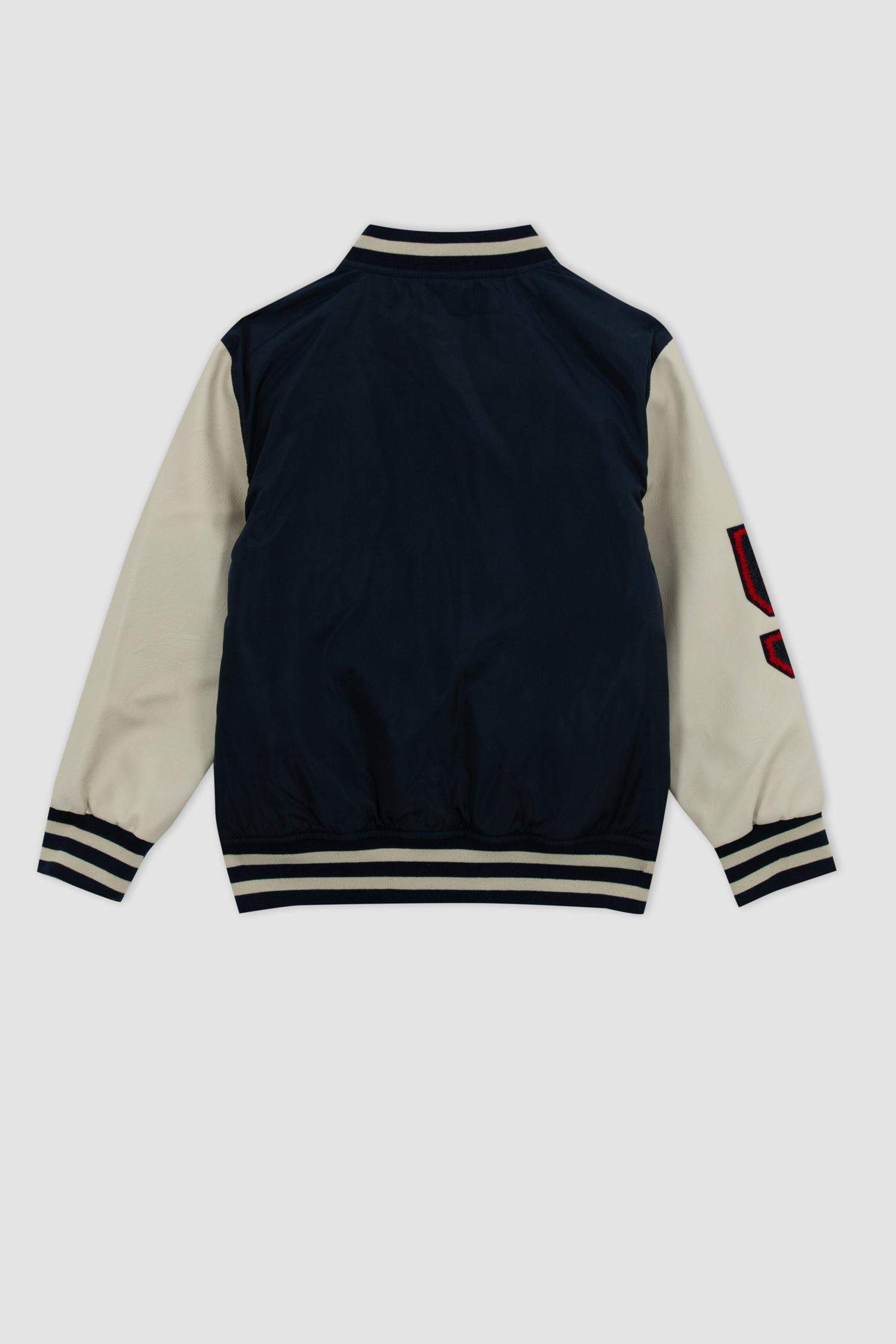 Ұлдарға бомбер Пальто