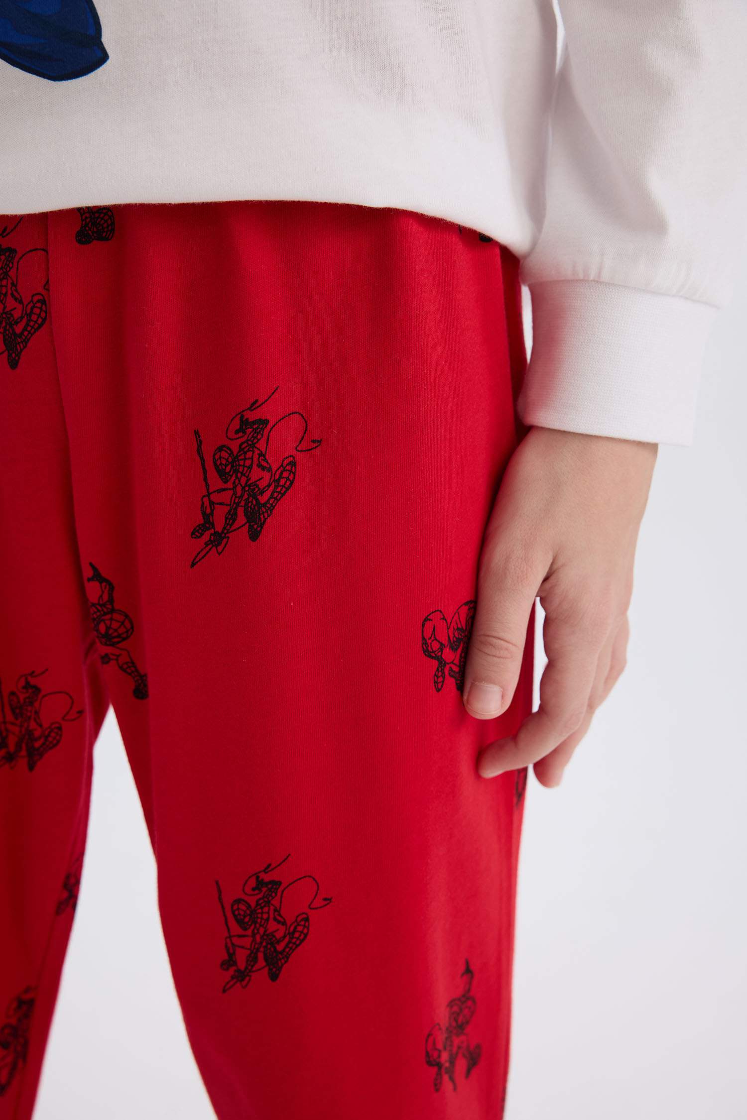 Boy Marvel Spiderman Long Sleeve Top Bottom 2 Piece Pajama Set