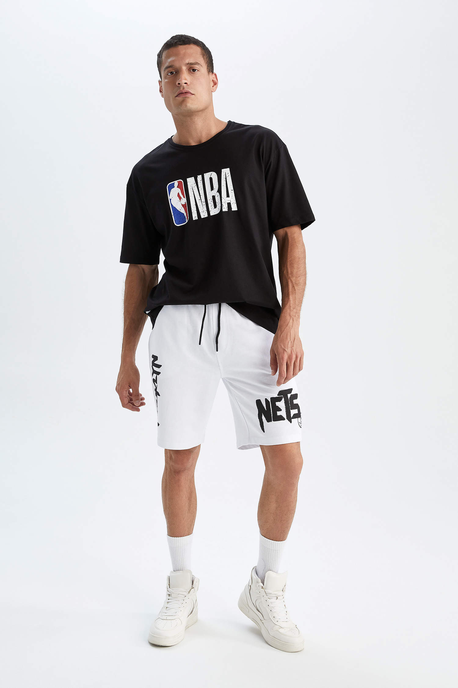 Defacto Fit NBA Brooklyn Nets Lisanslı Regular Fit Sweatshirt Kumaşı Şort. 1