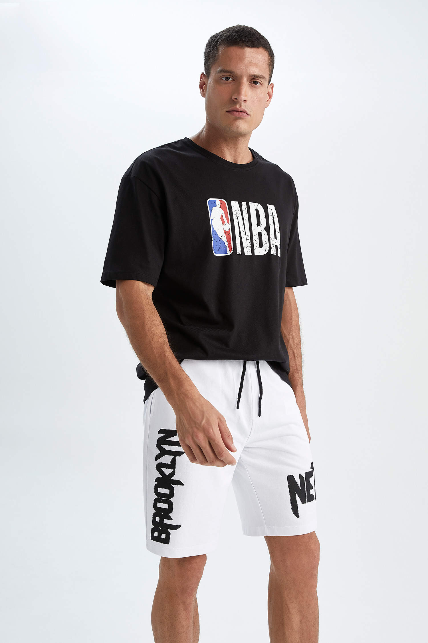 Defacto Fit NBA Brooklyn Nets Lisanslı Regular Fit Sweatshirt Kumaşı Şort. 2