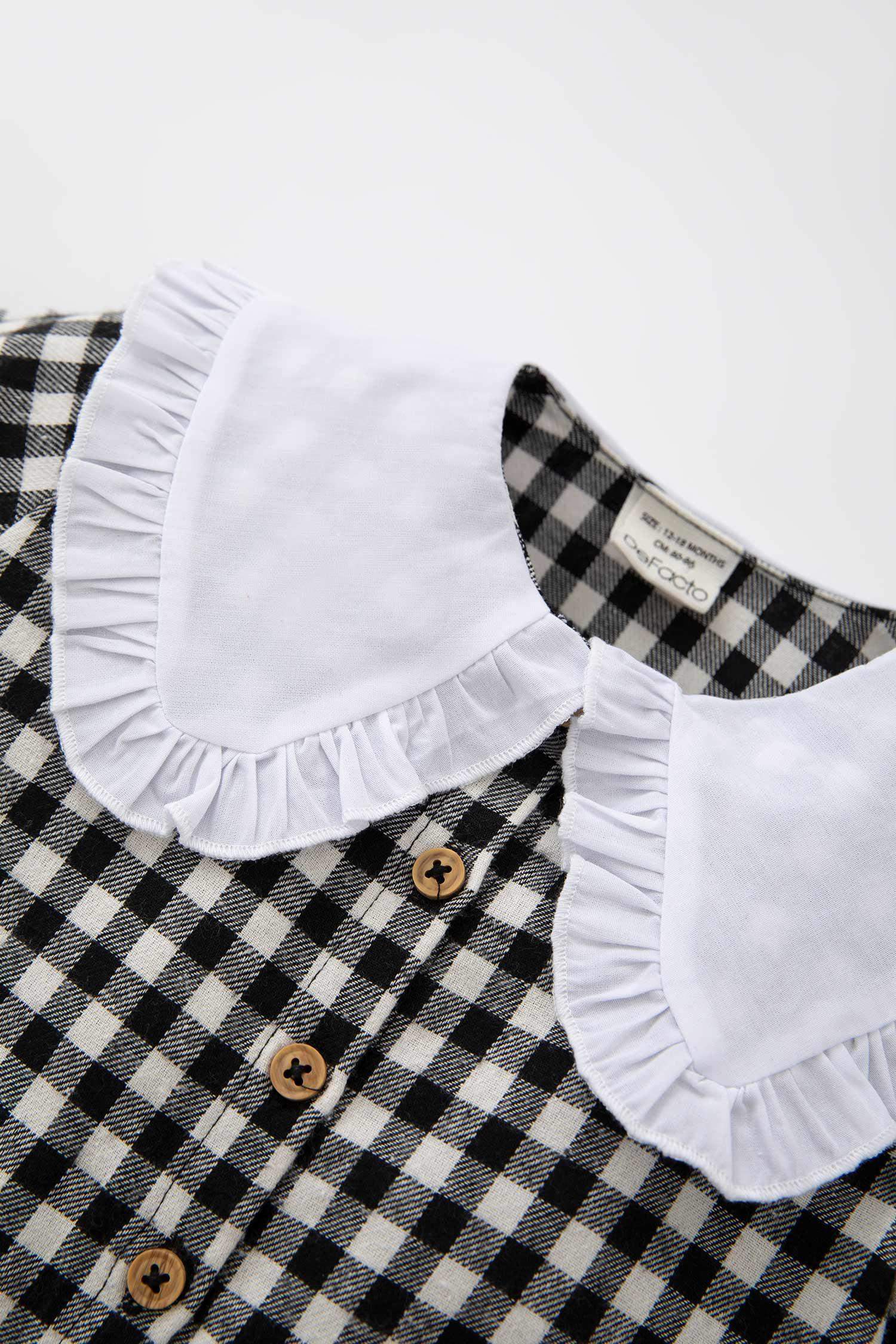 Рубашка стандартного кроя с широким вырезом в клетку