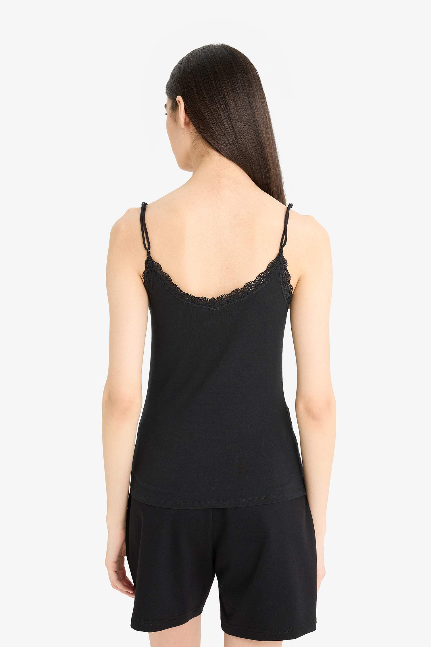 Dantel Detaylı İnce Askılı Pamuklu Siyah İç Atlet-Fall in Love 