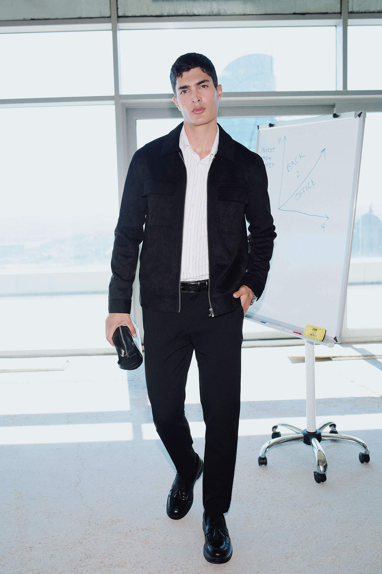 جاكيت شمواه خفيف سليم فيت بياقة بولو بجيب