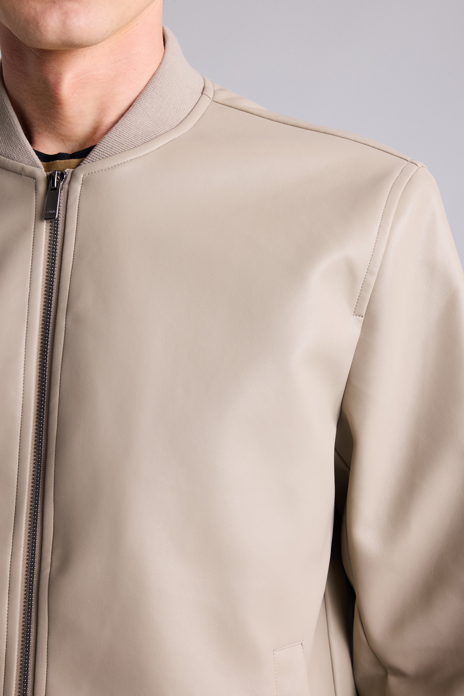 DeFacto Su Geçirmez Slim Fit Kolej Yaka Suni Deri Bomber Mont görsel 6