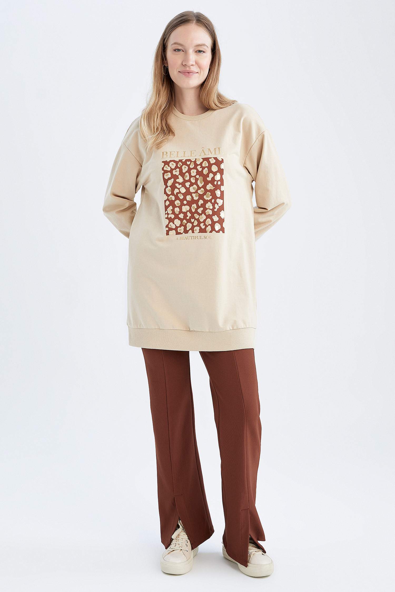 سويت تونيك قماش رقيق مطبوع قصة مريحة بياقة مستديرة