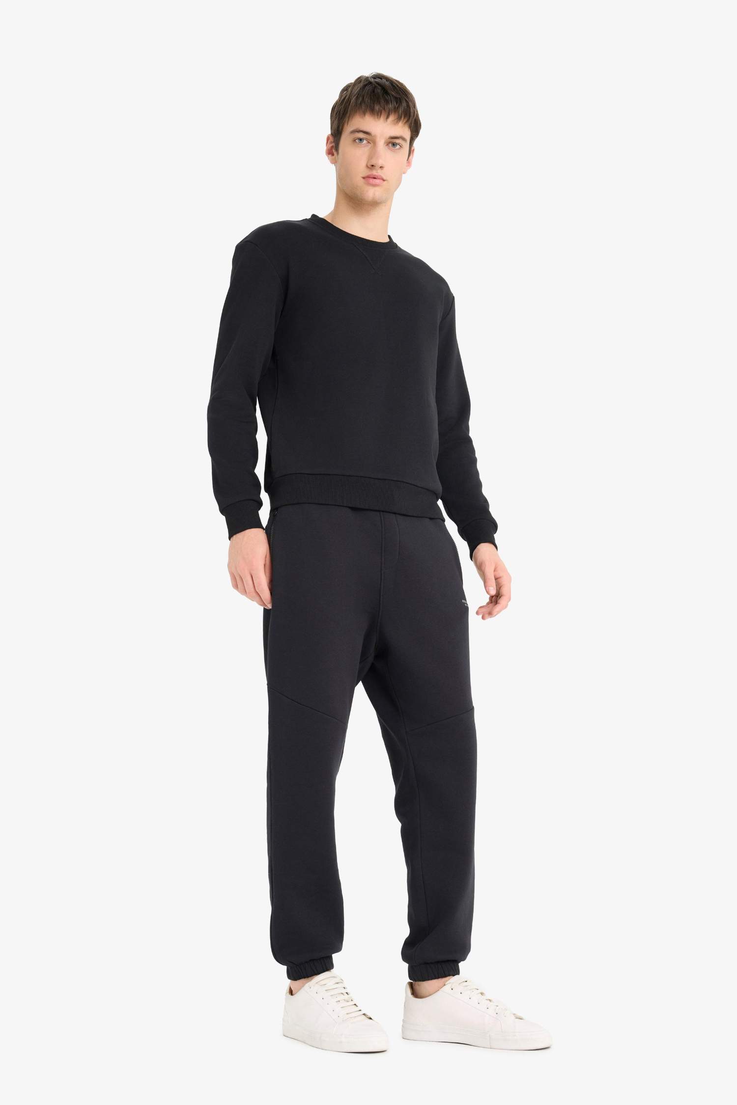 Regular Fit Drawstring Waist Elastic Leg Sweatpants