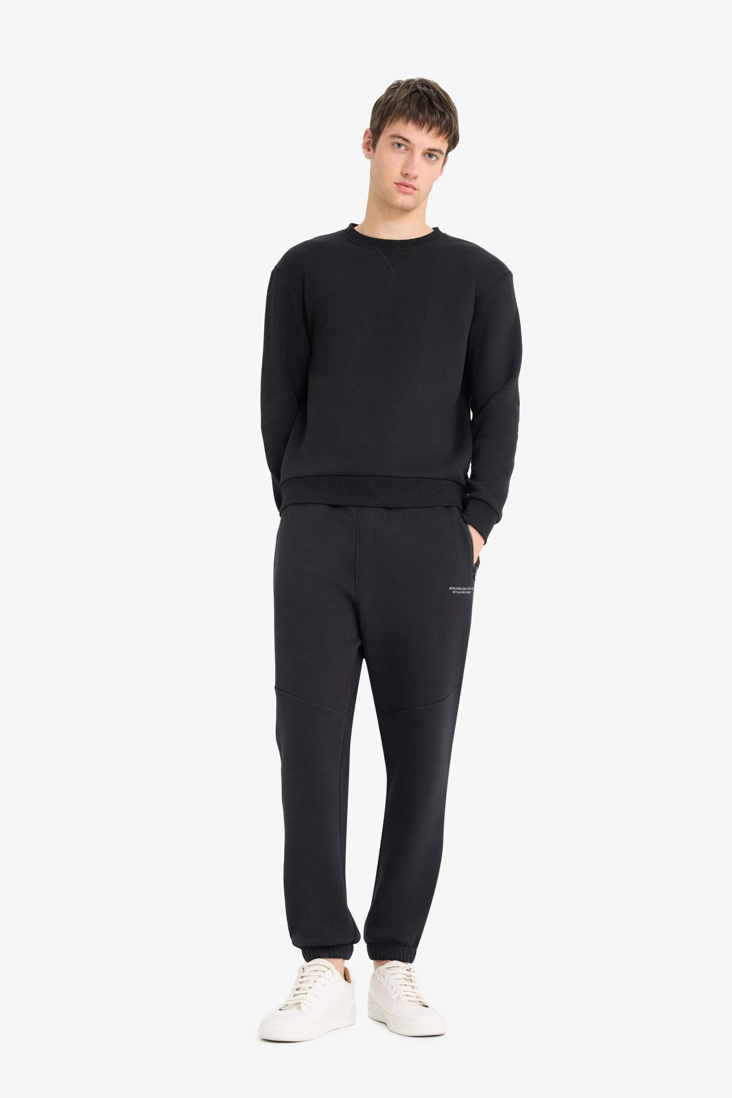 Regular Fit Drawstring Waist Elastic Leg Sweatpants