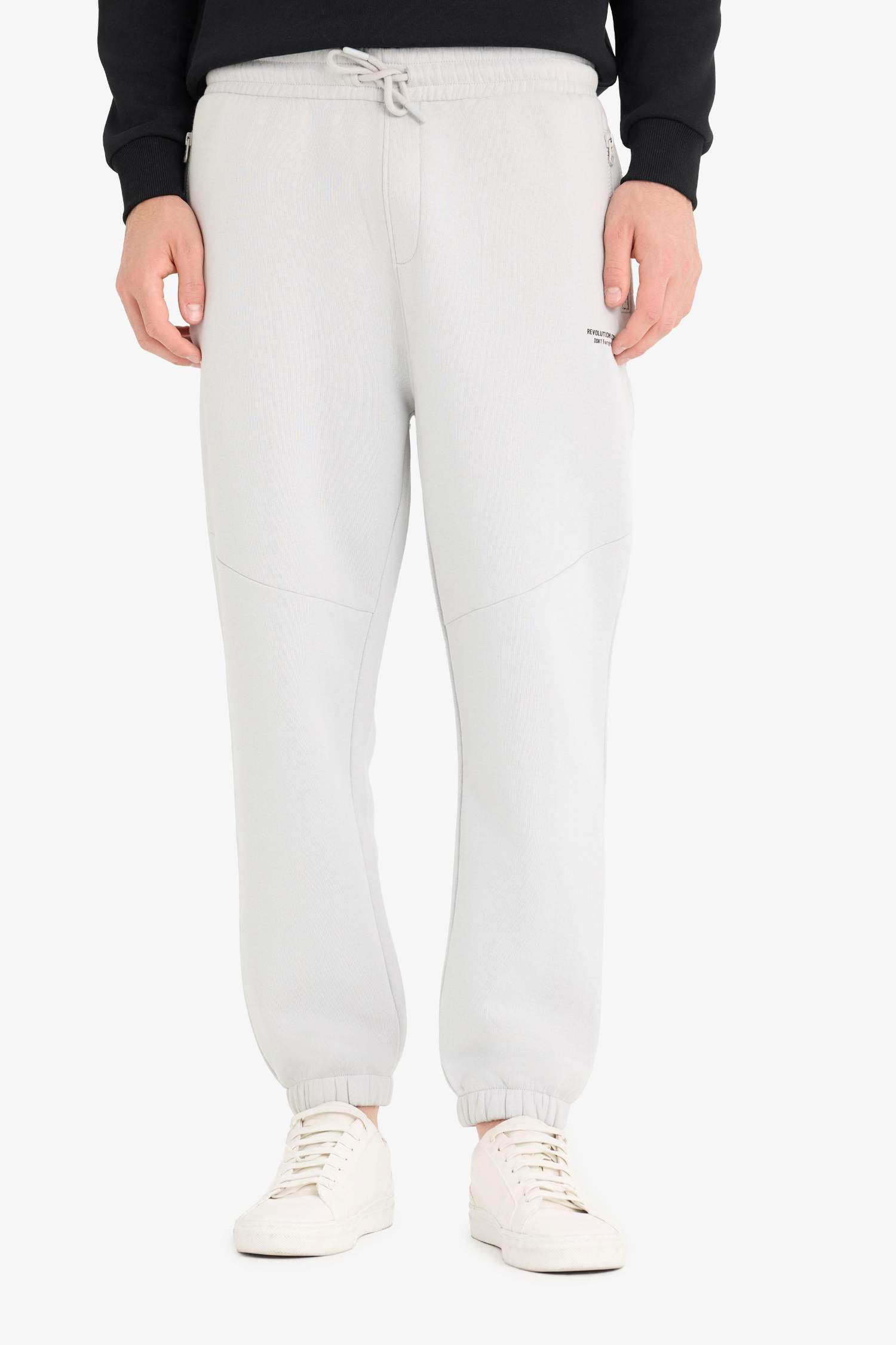 Regular Fit Zipper Pocket Printed Trousers