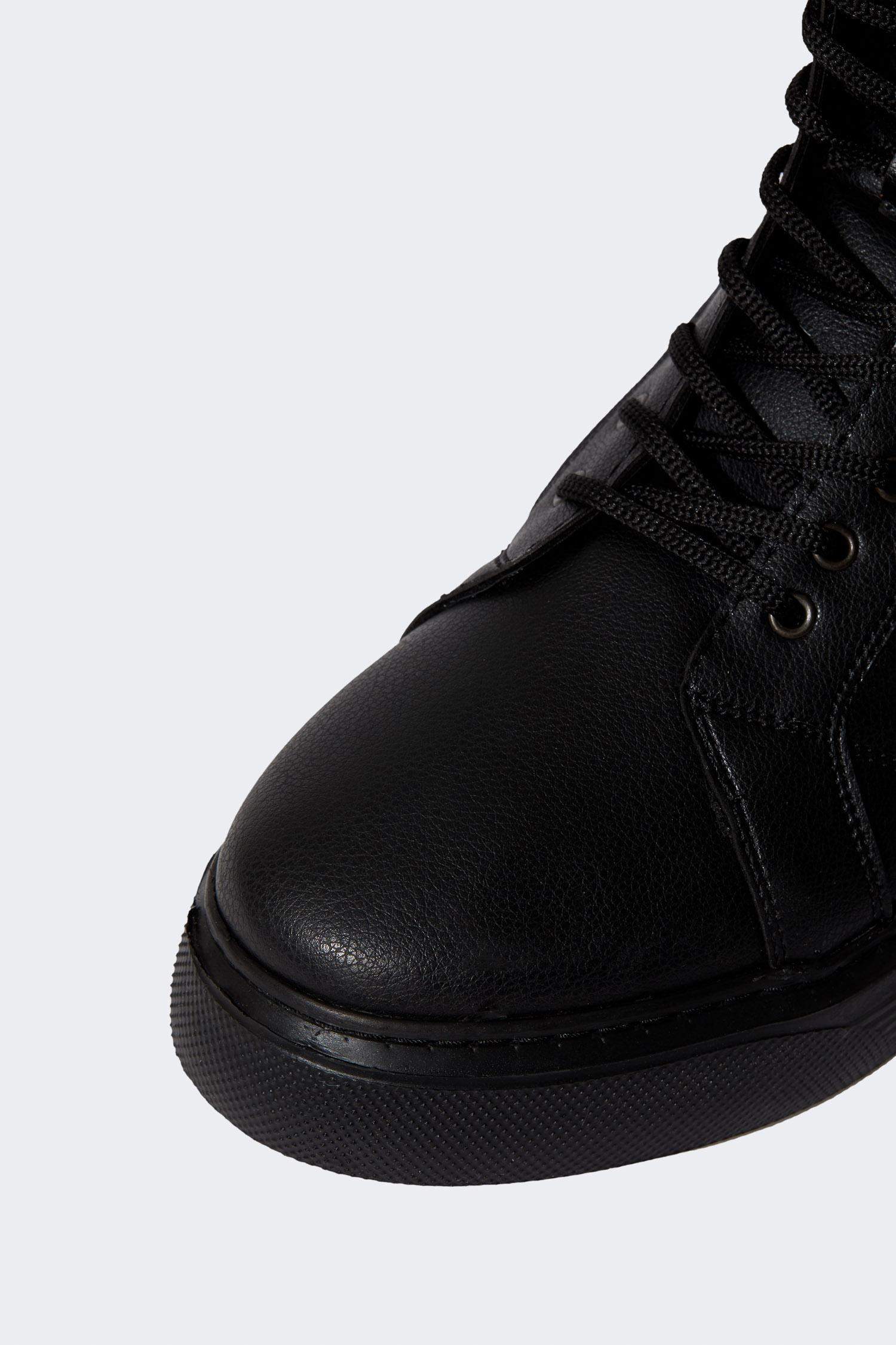 Black MEN Faux Leather Thick Sole Boots 2631621 DeFacto