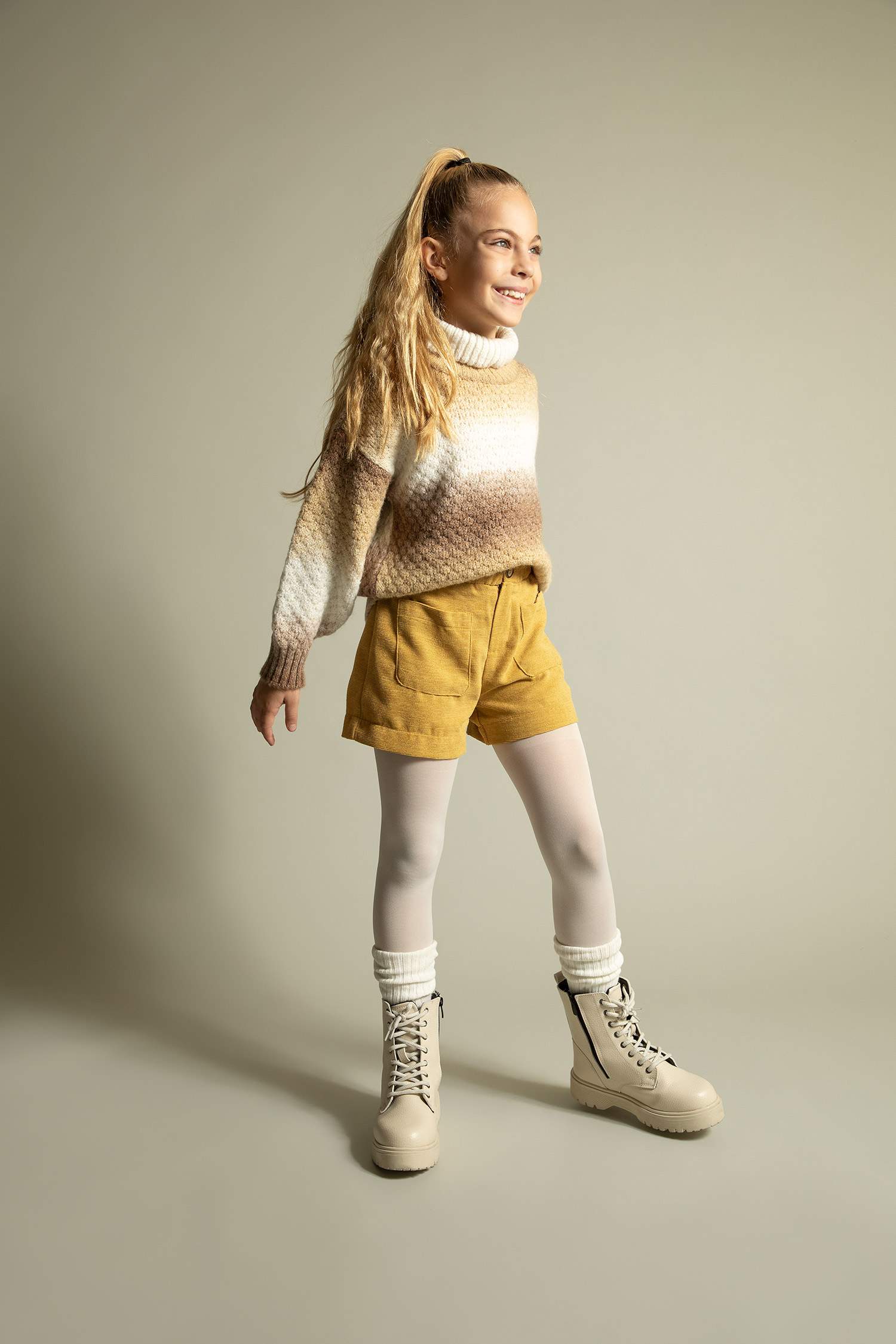 Шорти із вельвета для дівчаток