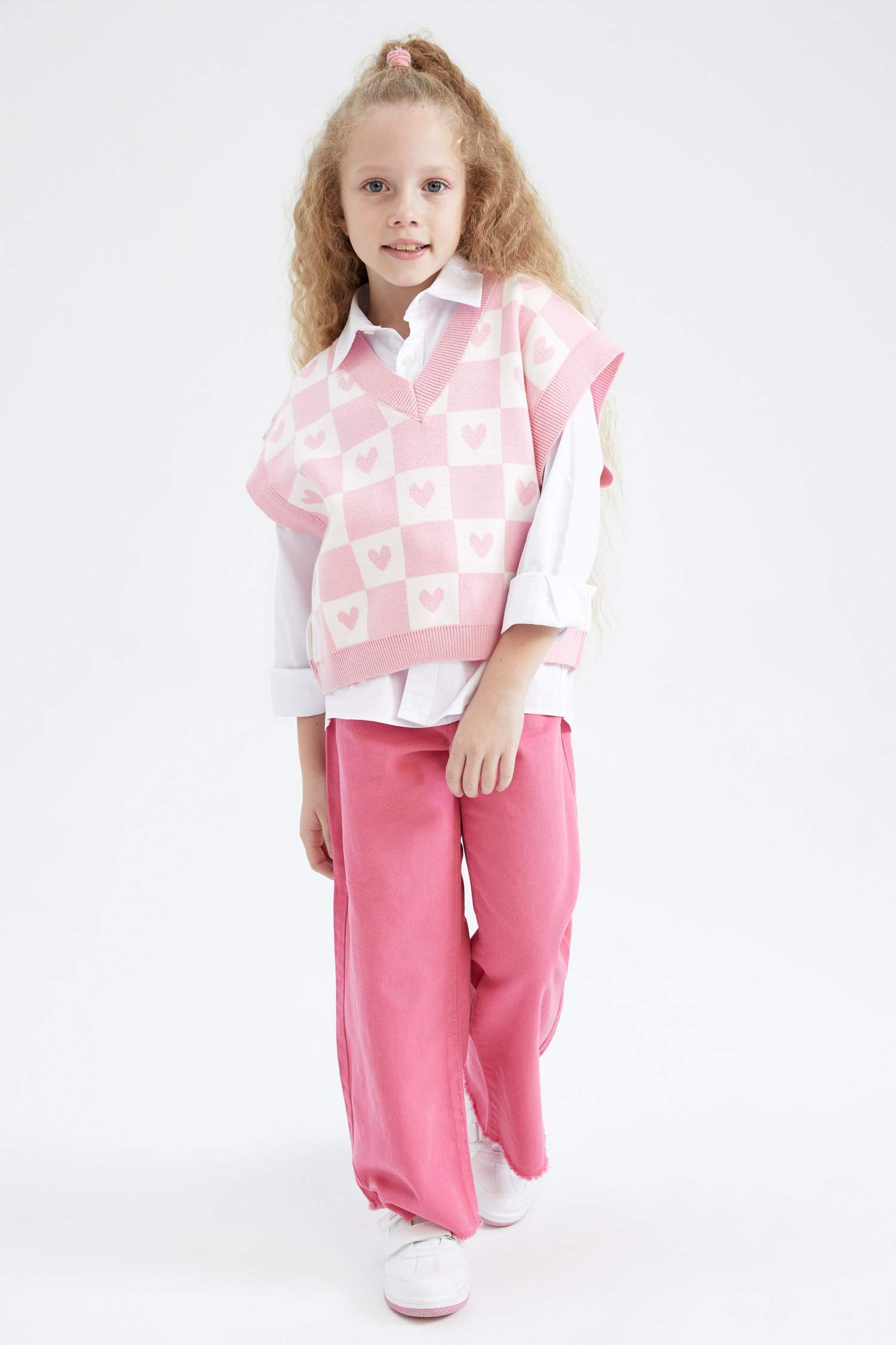 يلك صوف بناتي تريكو قصة عادية بياقة V