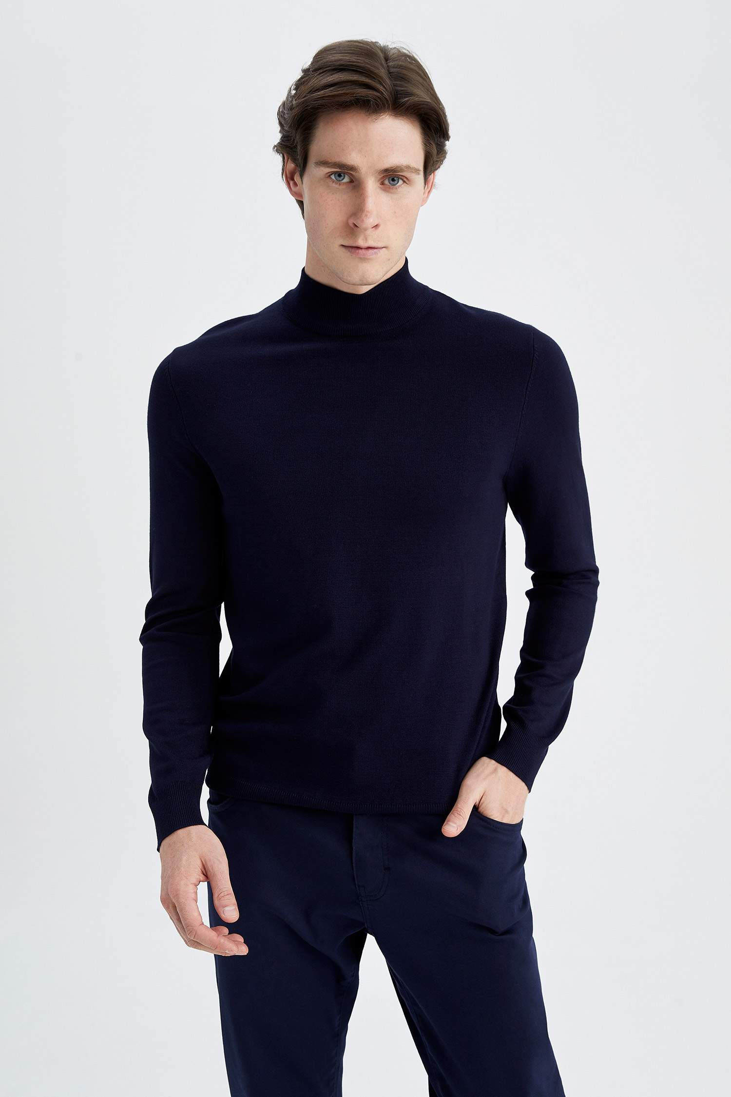 Navy Man Regular Fit Turtleneck Pullover 2643969 | DeFacto