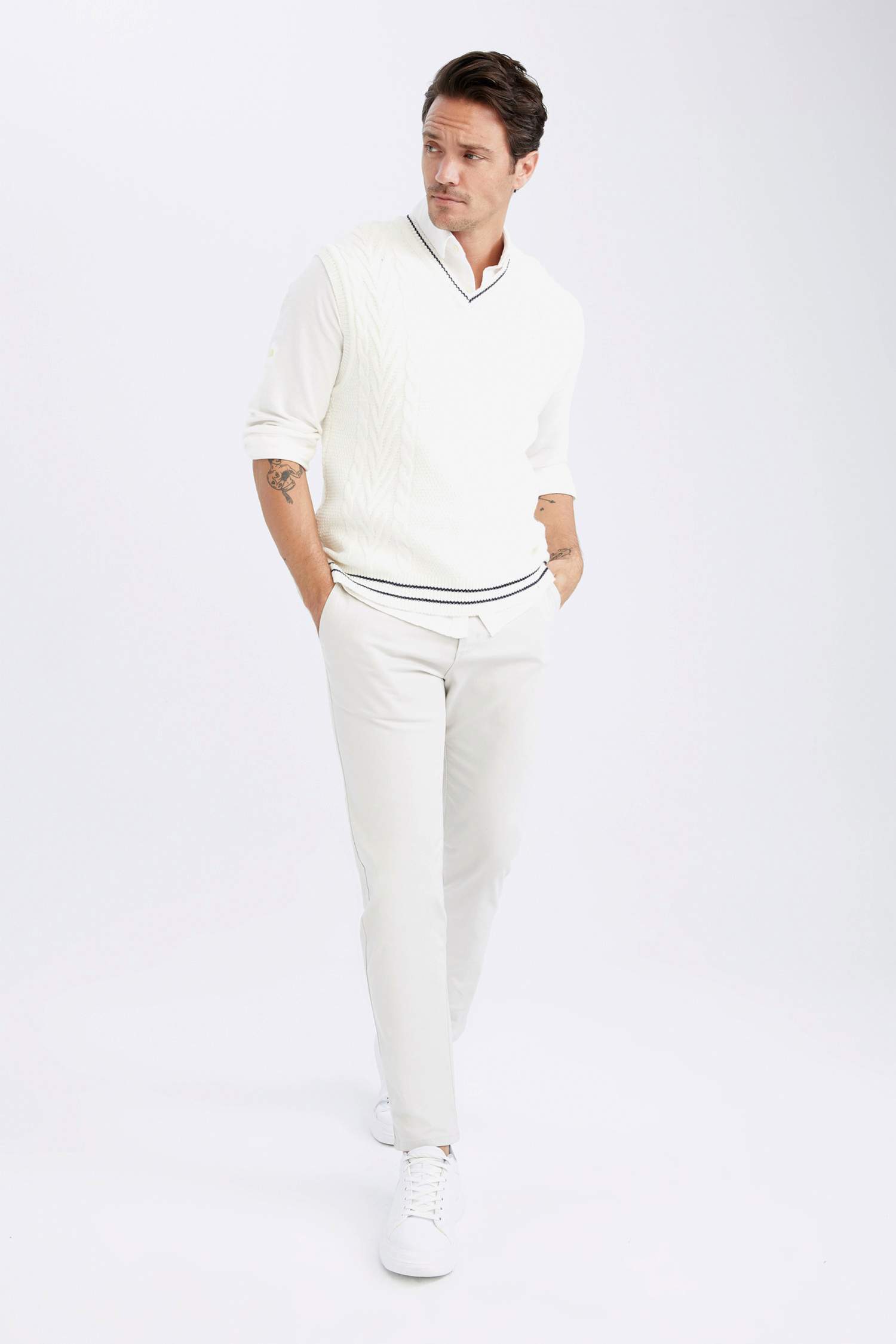 қалыпты пішім v жаға Пулловер