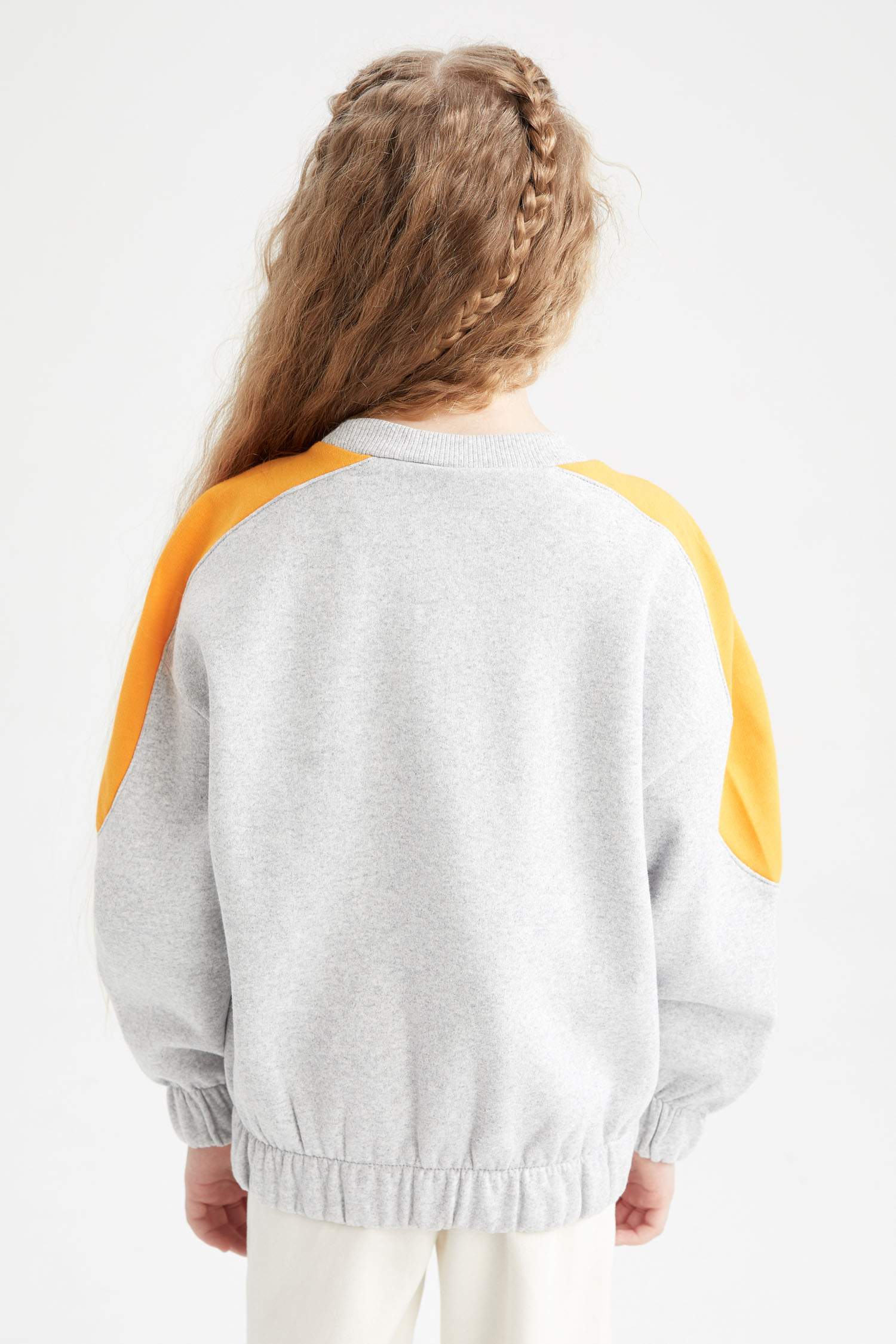 Girl' NBA New York Knicks Crew Neck Sweatshirt